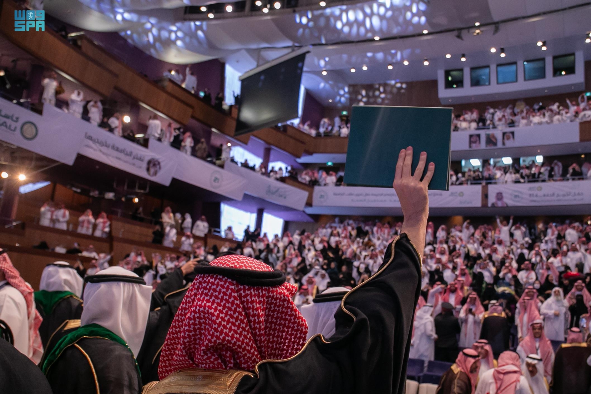 2374 كادراً صحياً يتأهبون للالتحاق بسوق العمل