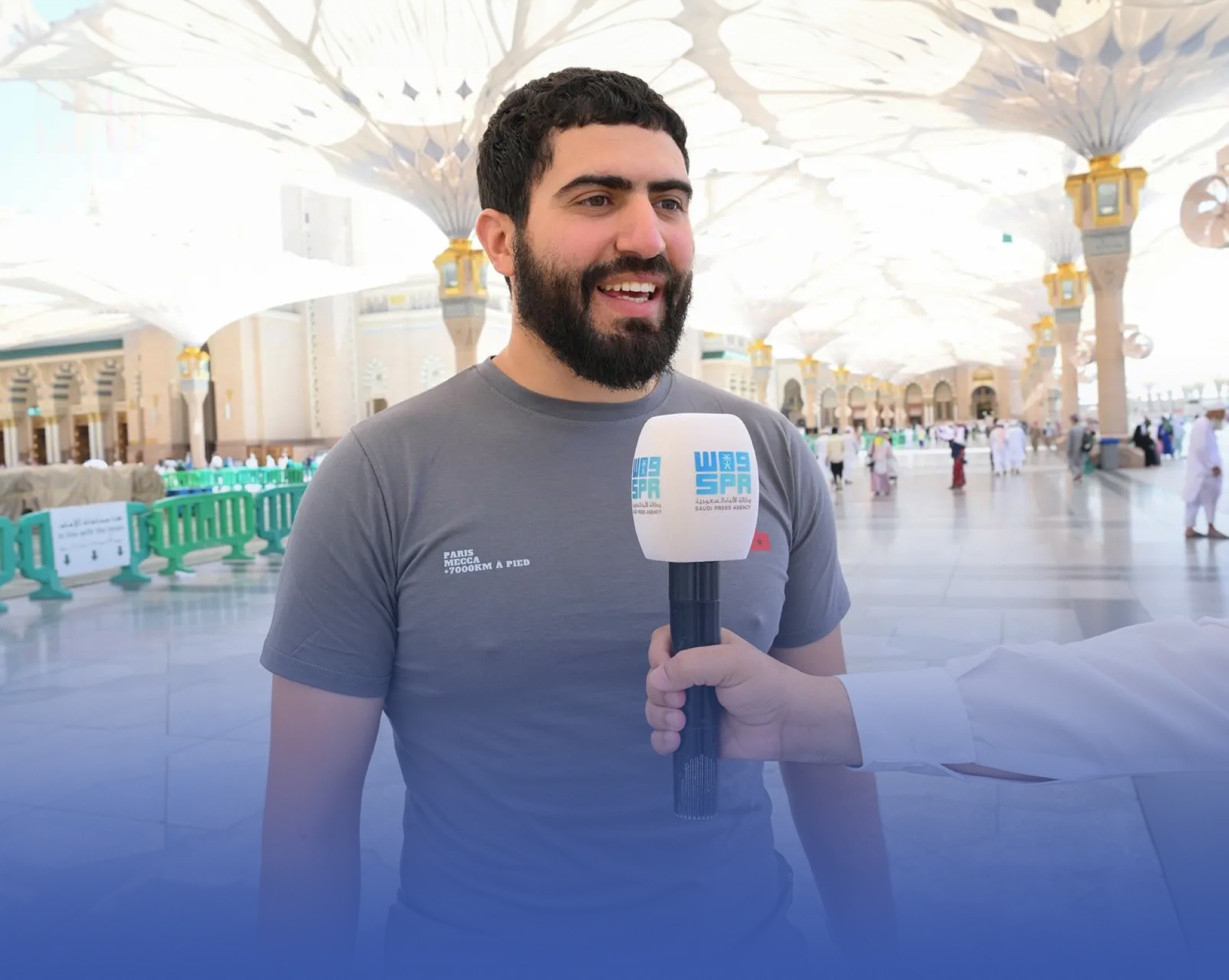 فرنسي يعبر 13 دولة مشياً لأداء العمرة