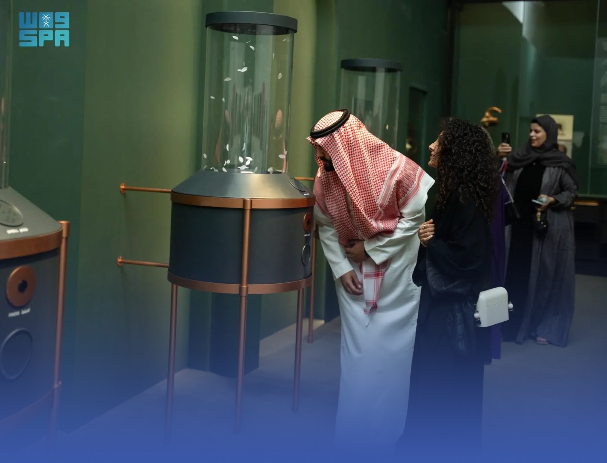"عطور الشرق".. معرض يوثق ارتباط العرب بالعطور