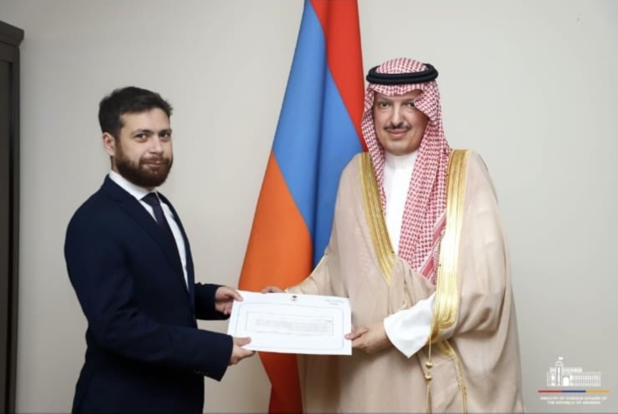 آل الشيخ يقدم أوراقه سفيرًا غير مقيم بأرمينيا