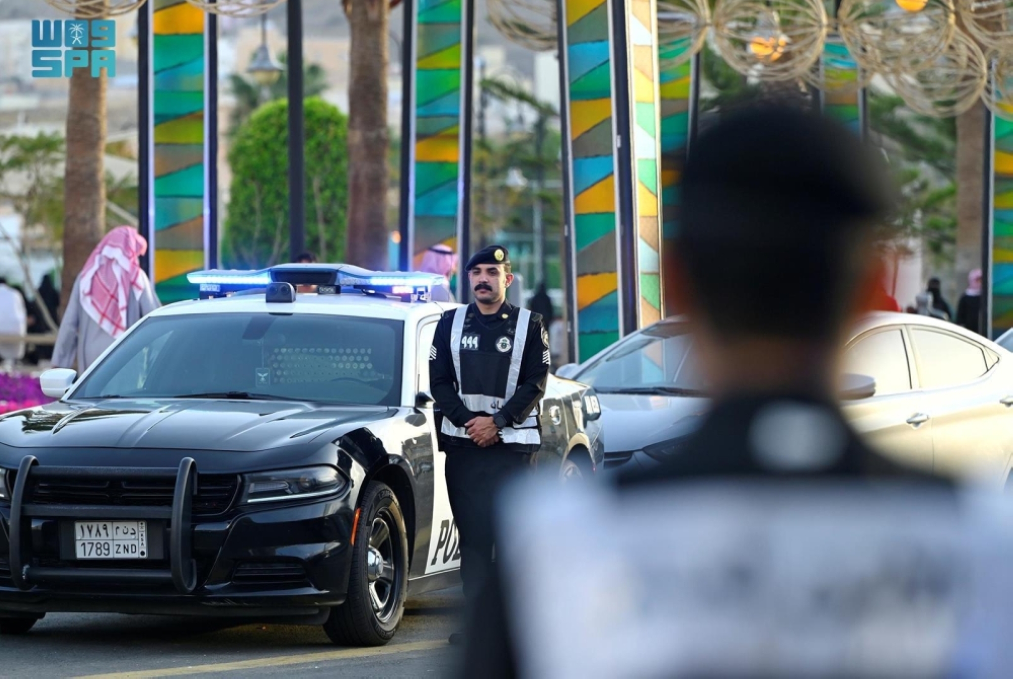وجوب تعريف المتهم عند القبض عليه أو توقيفه بأسباب ذلك
