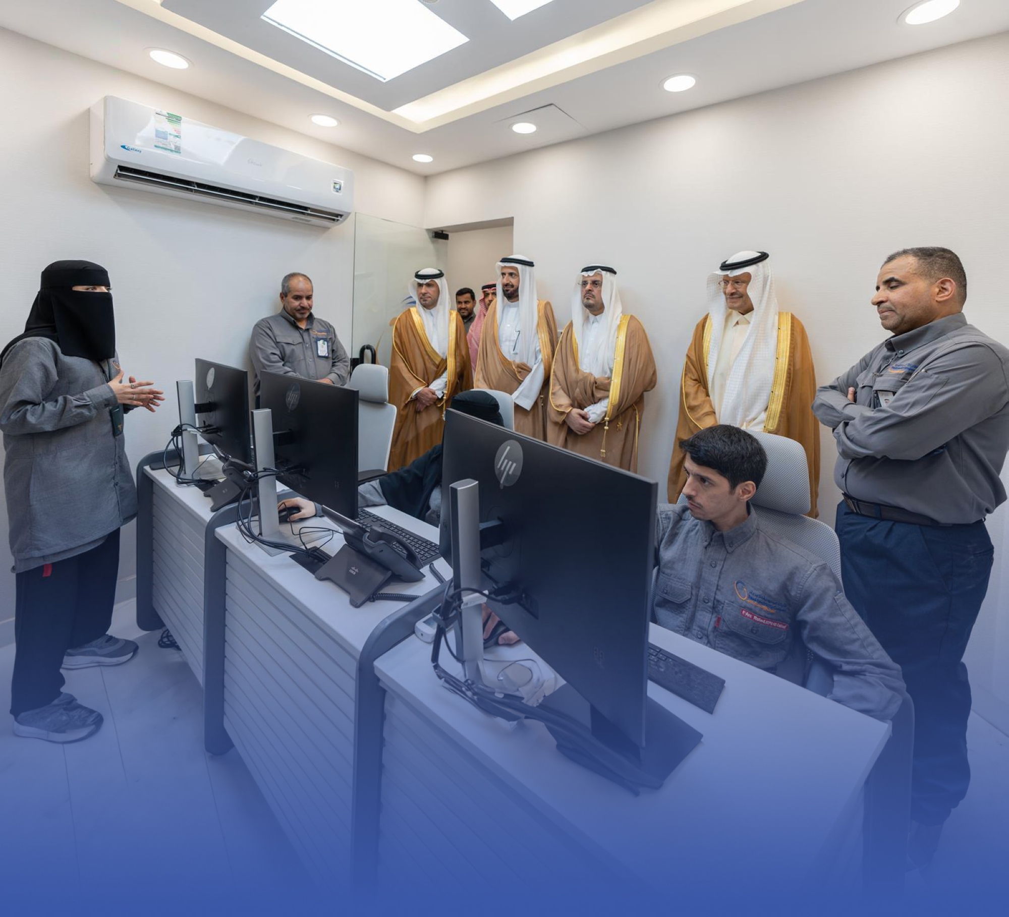 الأمير عبدالعزيز بن سلمان يتفقد إمدادات الطاقة للحج