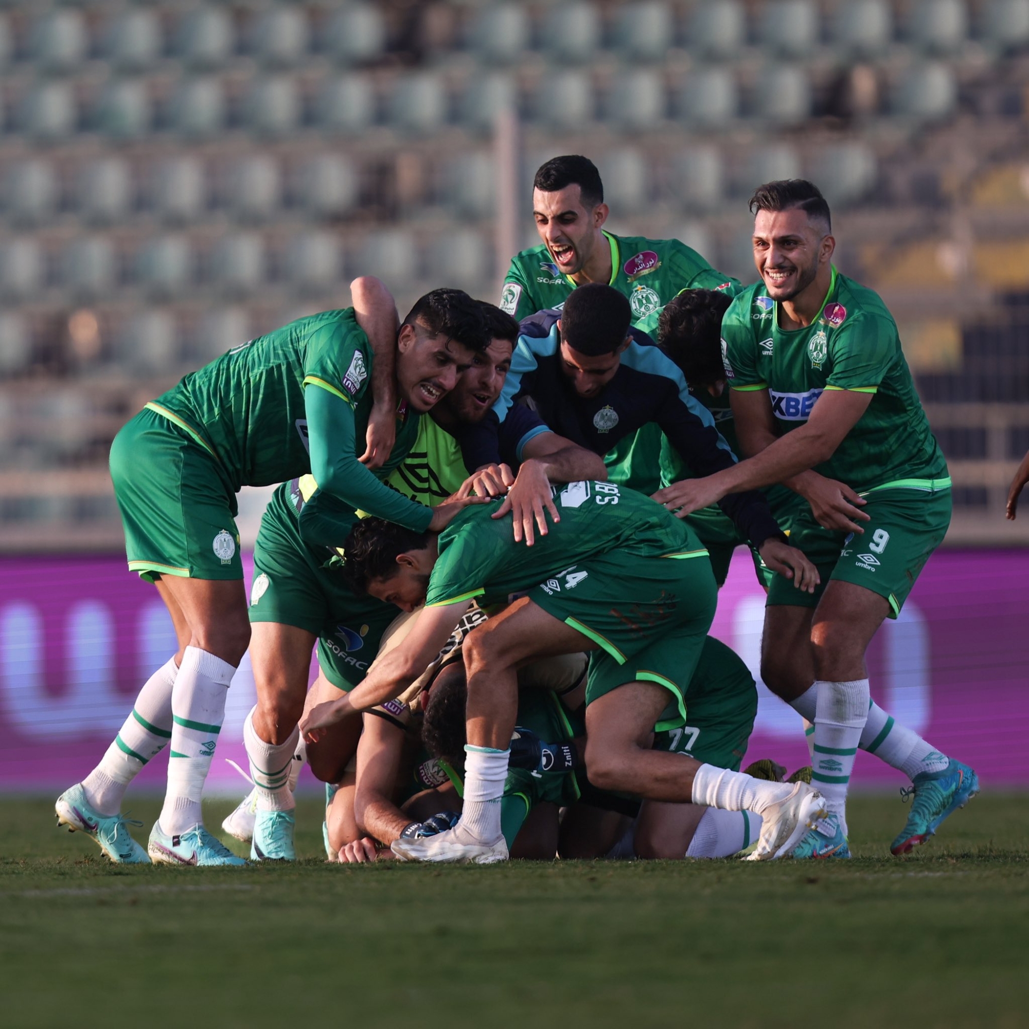 الرجاء يُتوج بالدوري المغربي للمرة 13 في تاريخه