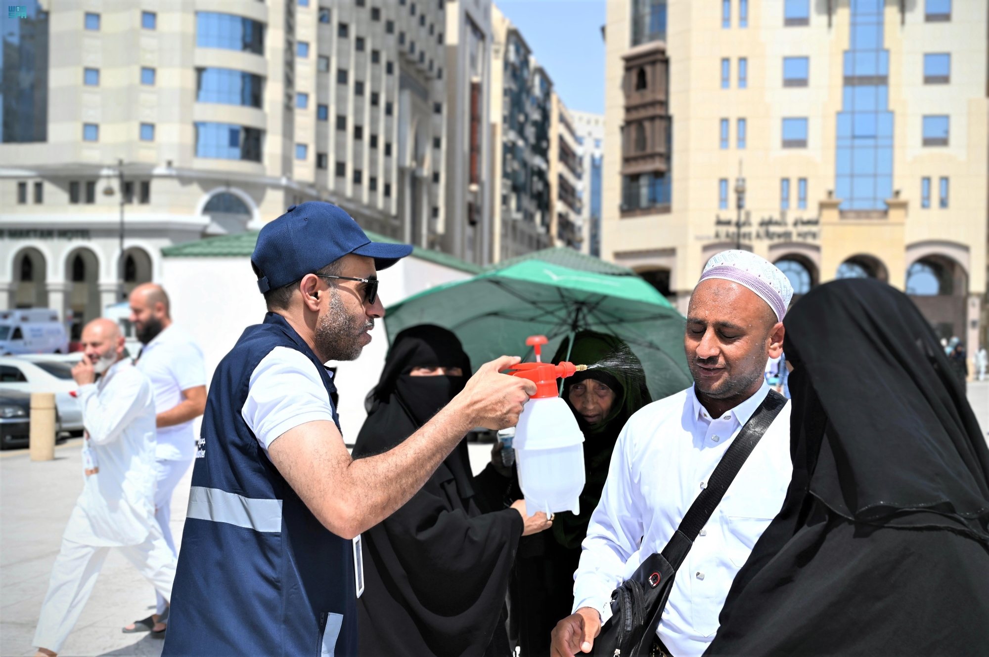 توعية بالإجهاد الحراري بساحات المسجد النبوي