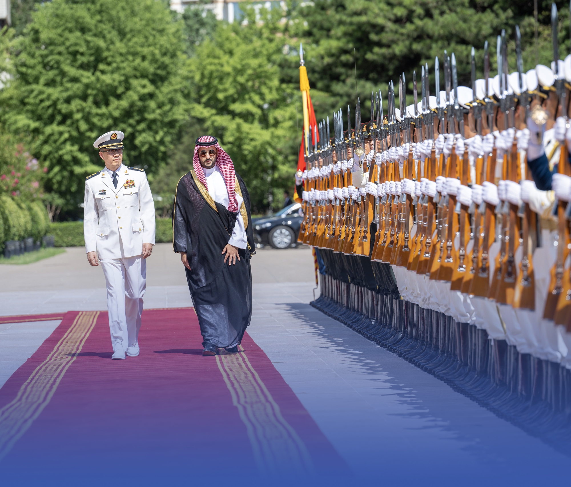 وزير الدفاع ونظيره الصيني يبحثان تعزيز الشراكة الدفاعية