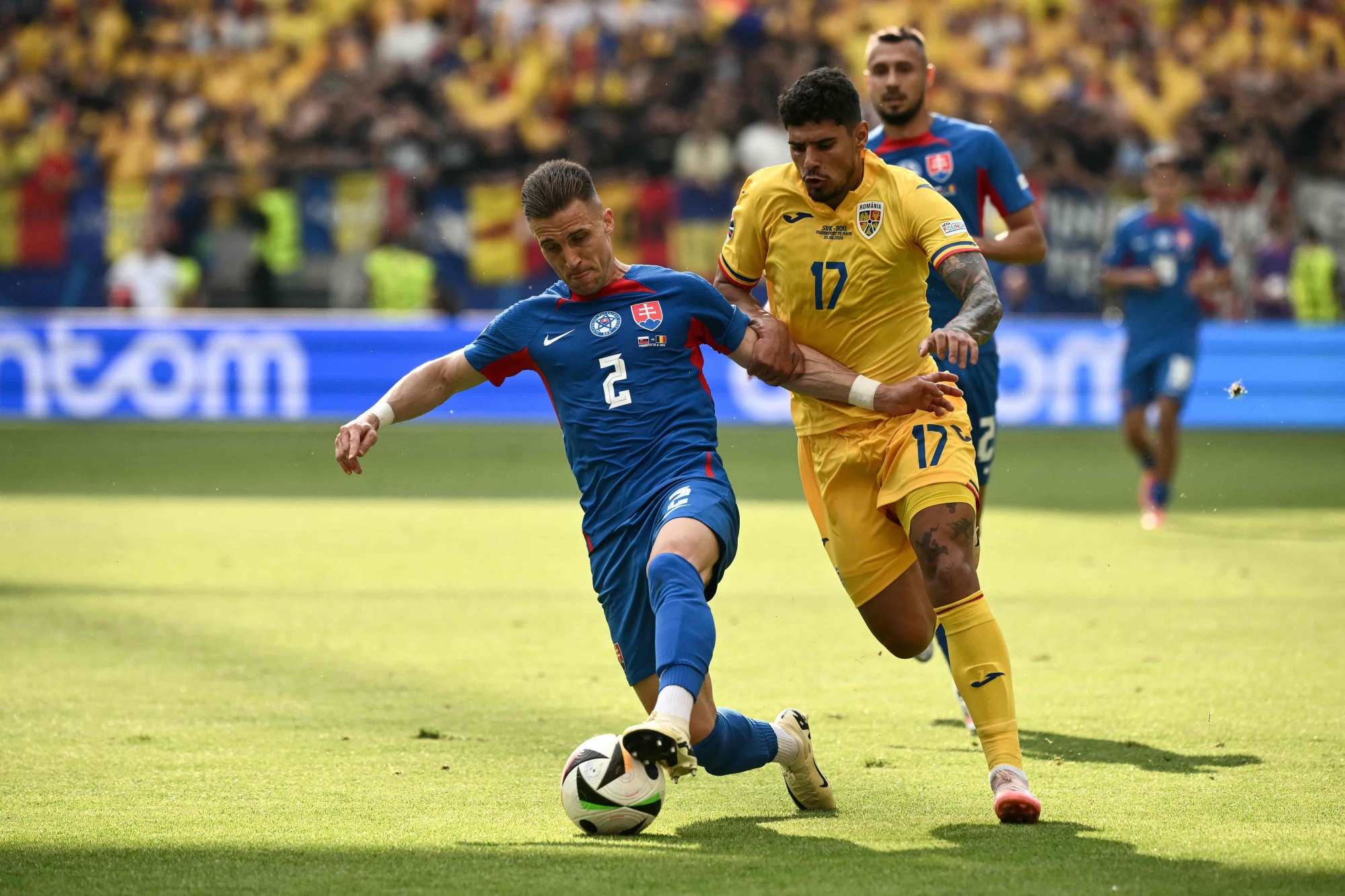 التعادل يصعد بسلوفاكيا ورومانيا إلى ثمن النهائي