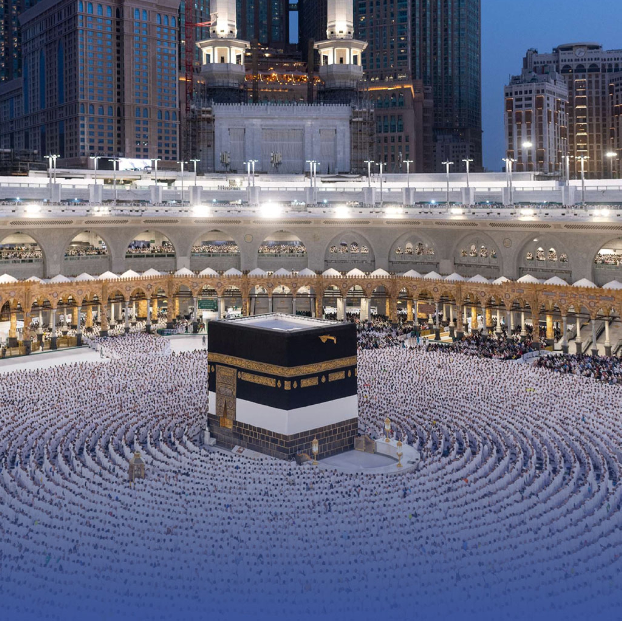 تخصيص صحن المطاف والدور الأرضي للمعتمرين