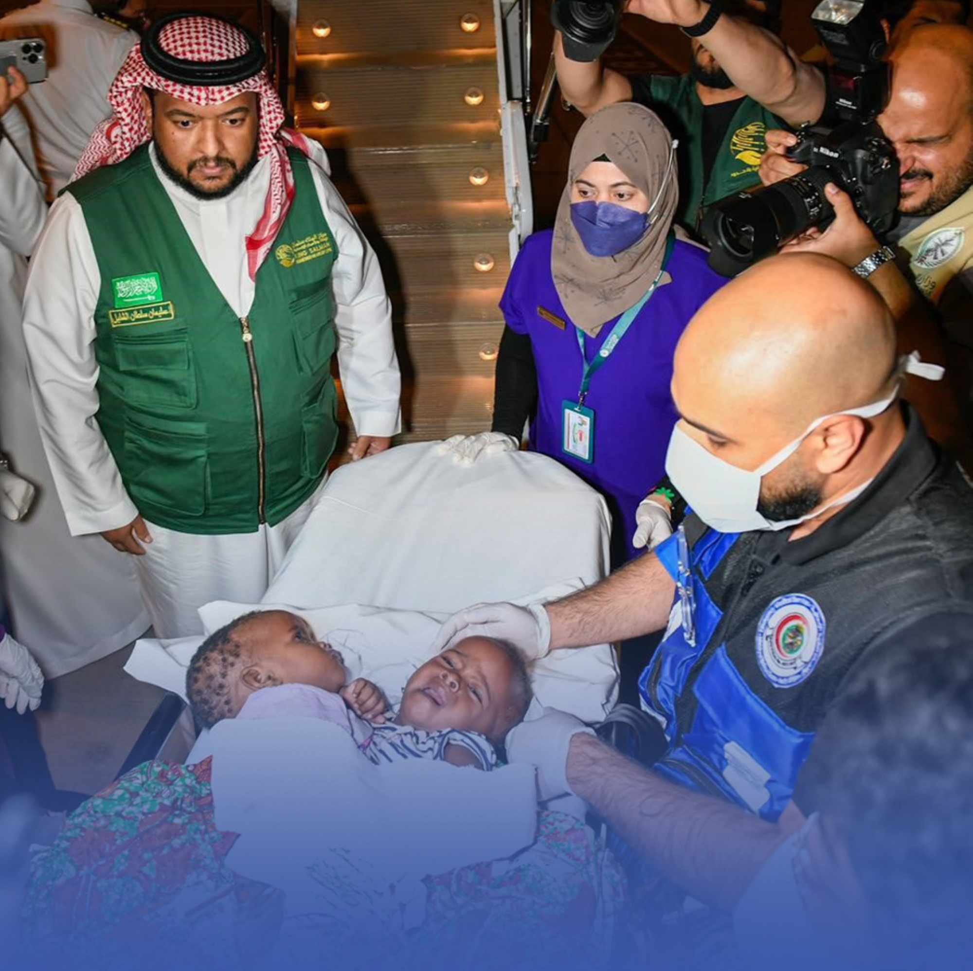 بتوجيه القيادة.. وصول التوأم البوركيني إلى المملكة