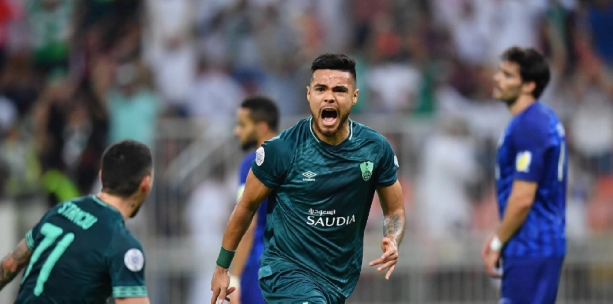 القادسية يخطط لضمّ لاعب الأهلي السابق