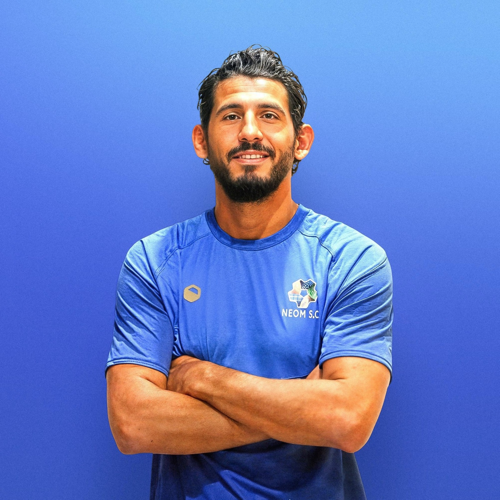 نيوم يعلن ضمّ أحمد حجازي
