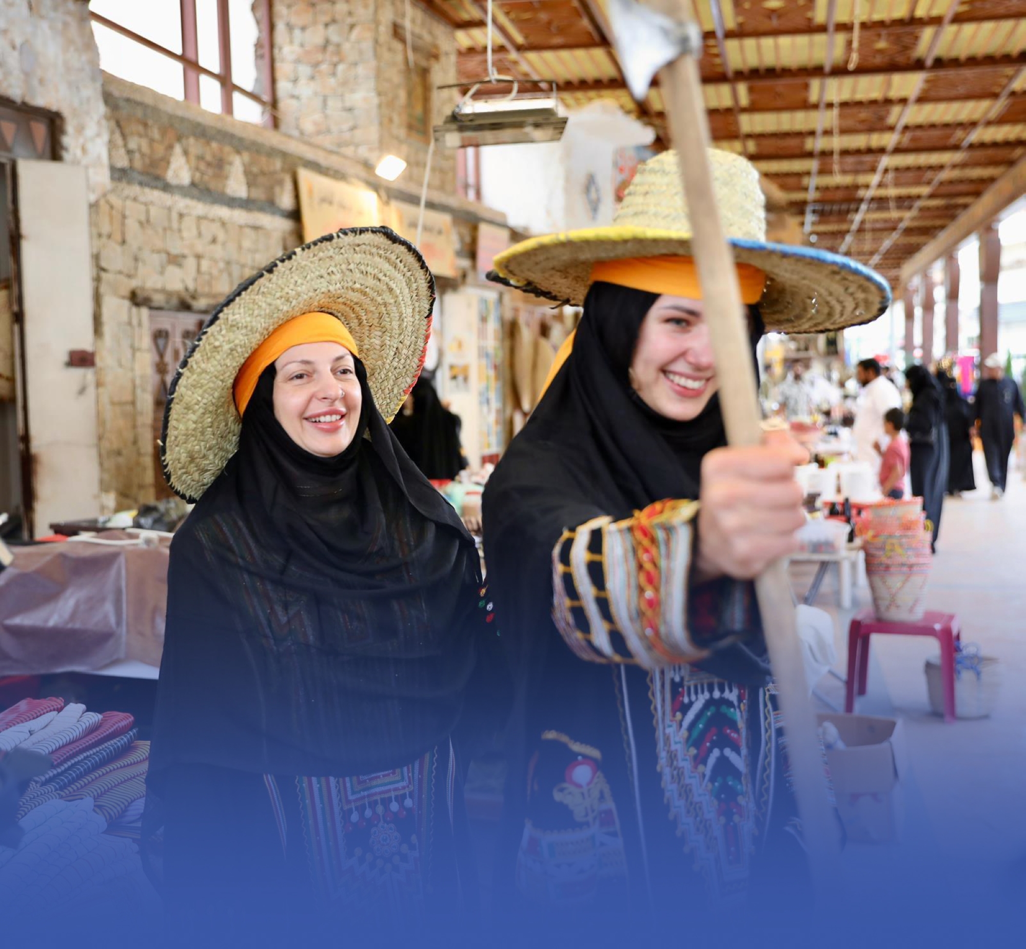 سوق السبت .. ملتقى السُّيّاح بالتراث السعودي
