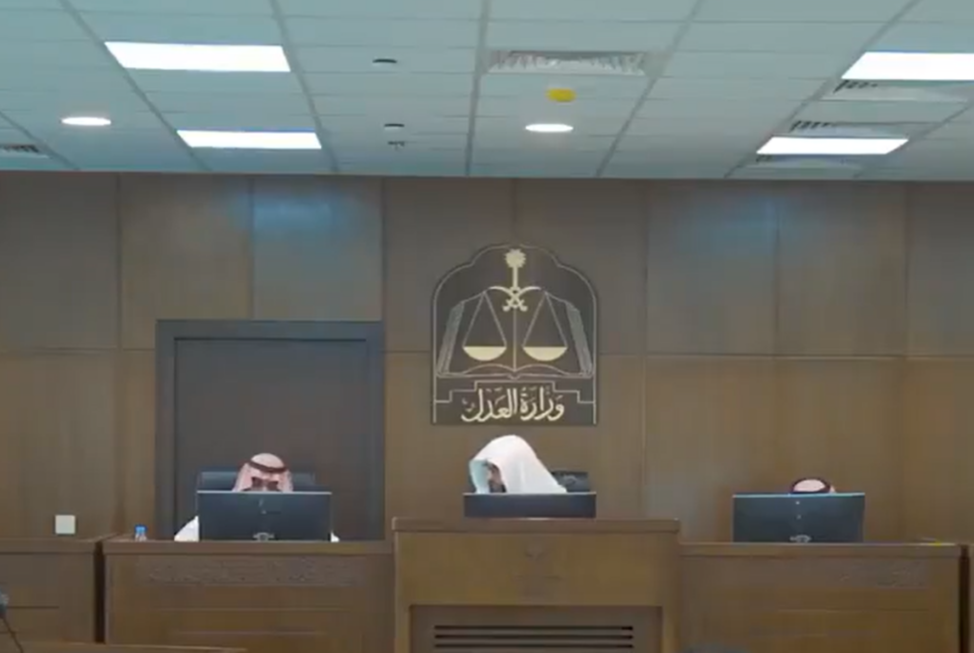 ترجمة عن بُعد بـ47 لغة لتسهيل التقاضي بالمحاكم