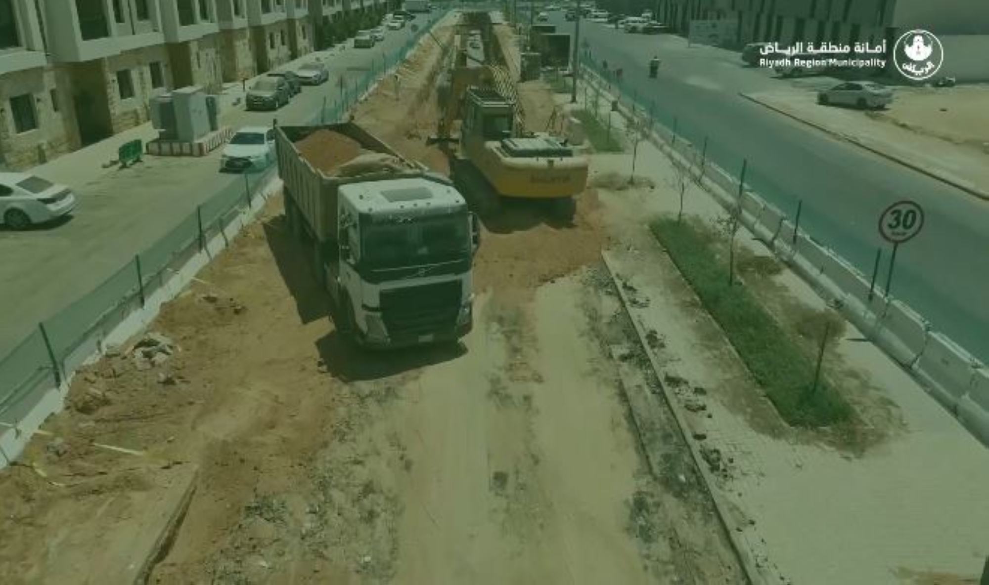 26 كم شبكات جديدة لتصريف السيول بالرياض