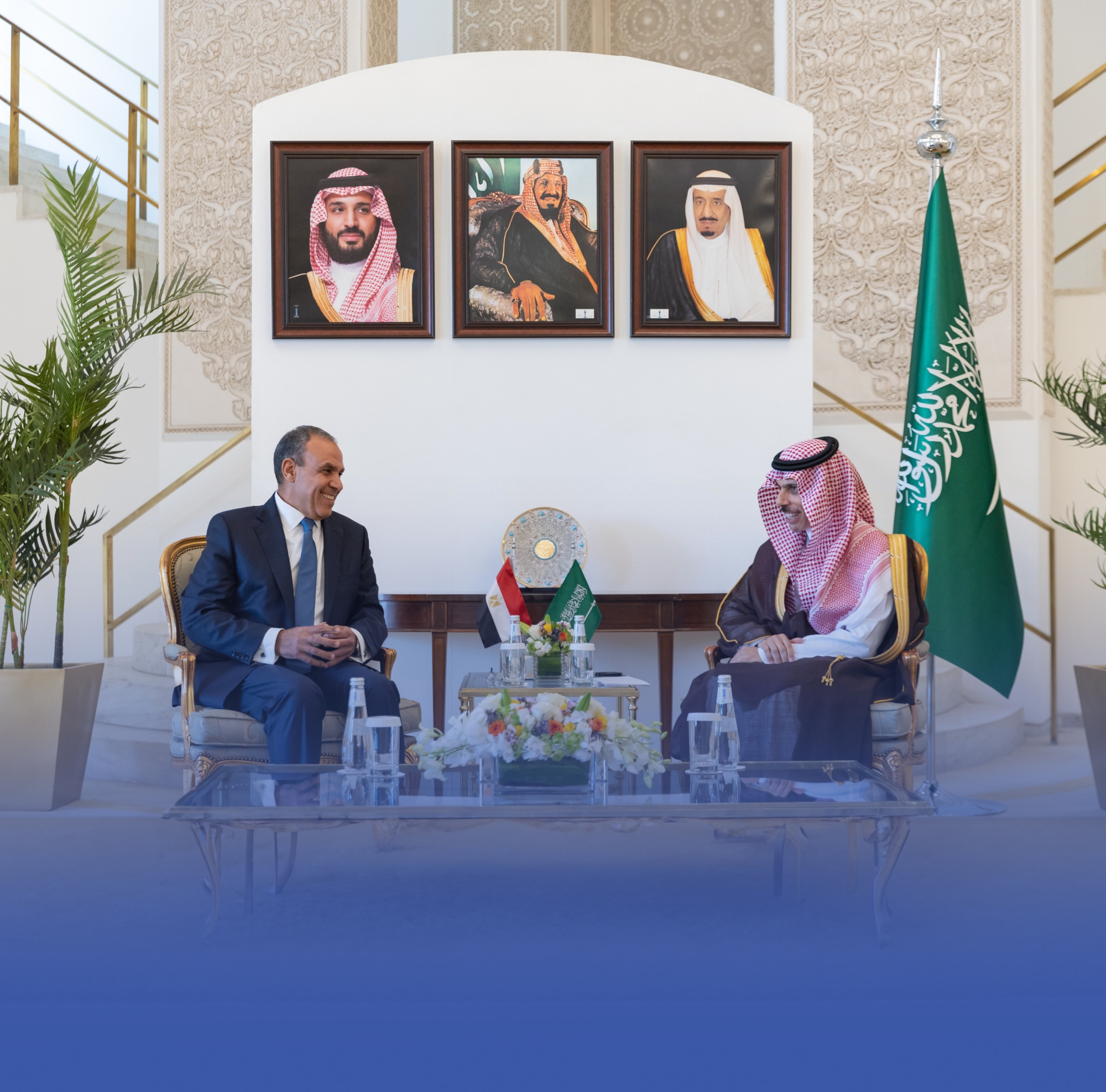 وزير الخارجية ونظيره المصري يبحثان تعزيز العلاقات الأخوية