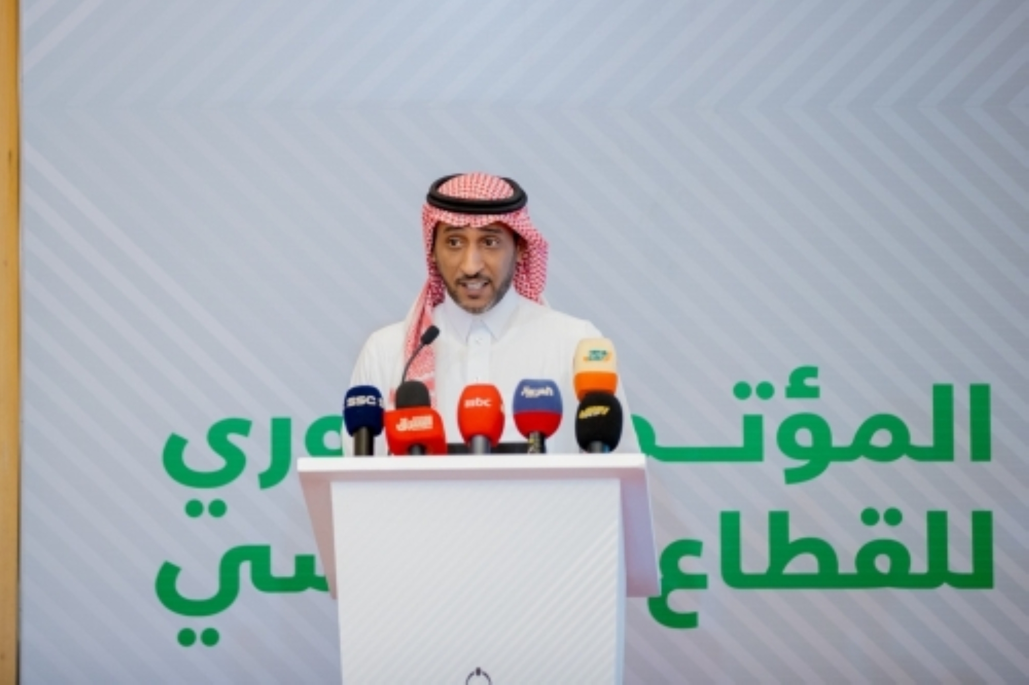"الرياضة" ترد على استقالة رئيسي الاتحاد والنصر