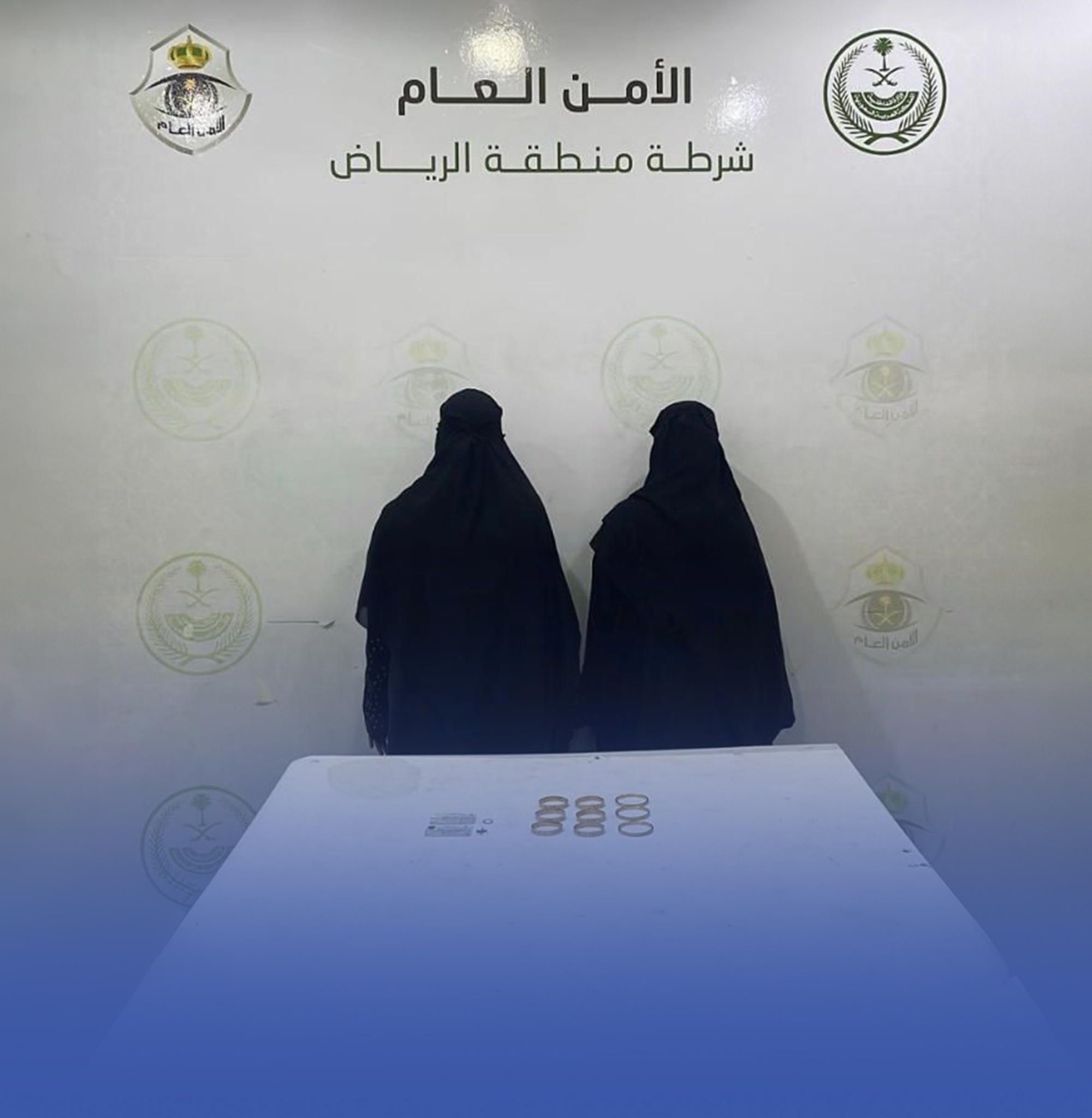 الإطاحة بامرأتين سرقتا مصوغات ذهبية بالرياض