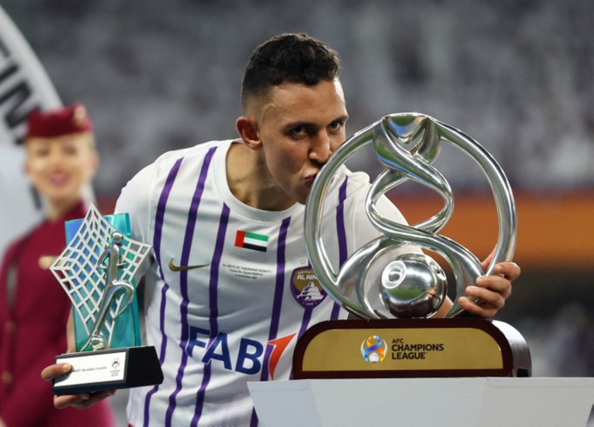 العين الإماراتي يُمدد عقد رحيمي حتى 2028