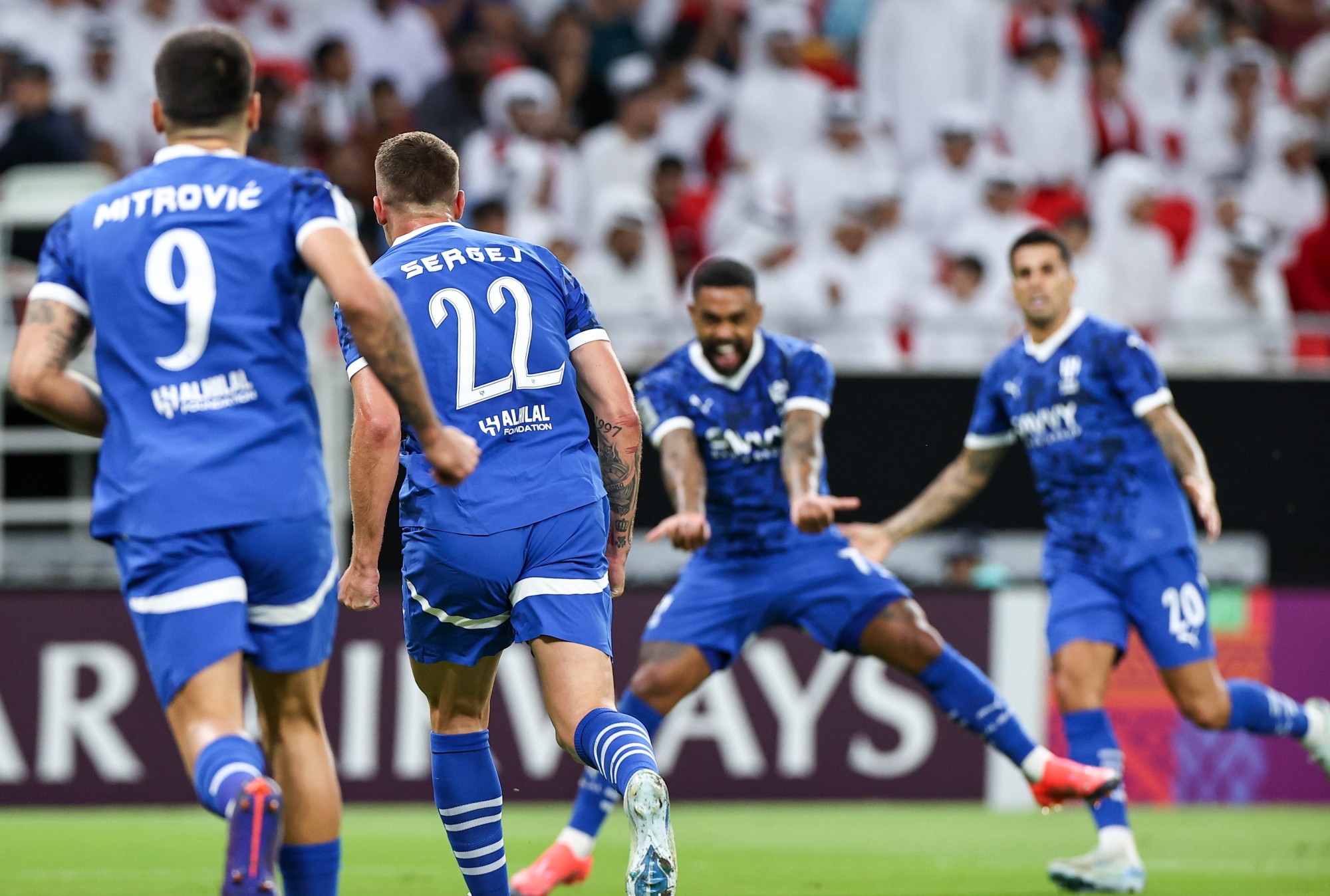 الهلال يهزم الريان بثلاثية في بداية مشواره بدوري النخبة