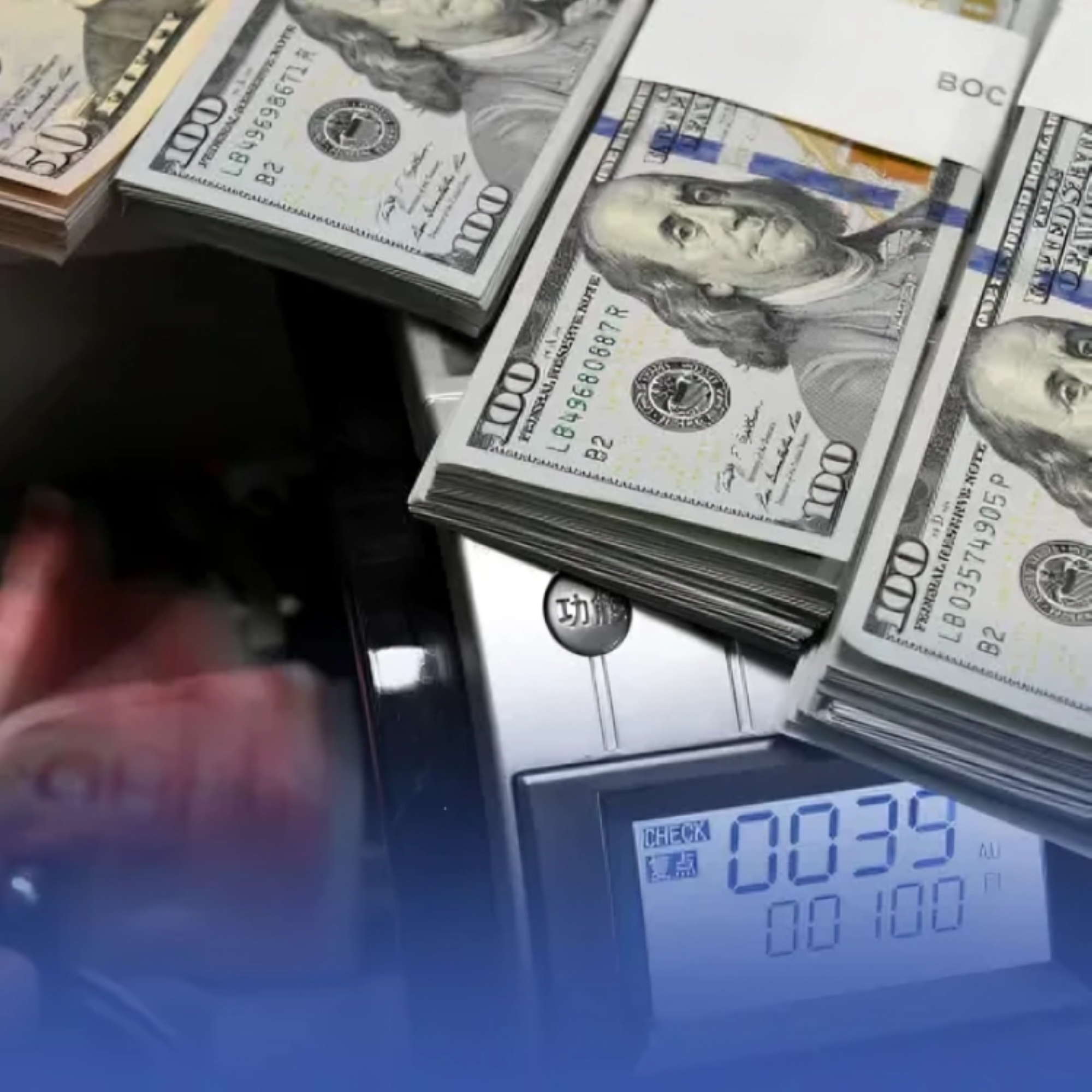 الدولار يتعافى قبيل قرار سعر الفائدة