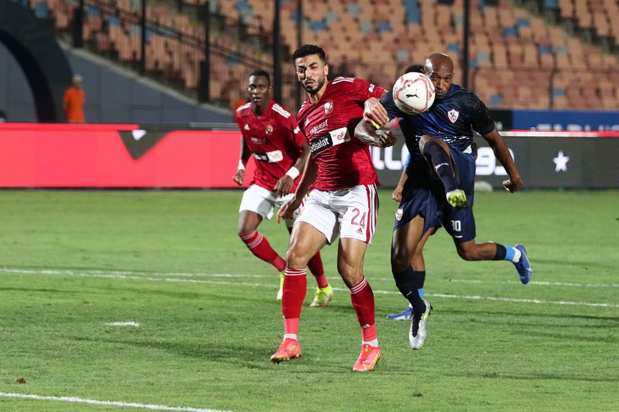 تفوُّق أحمر في مواجهات الأهلي والزمالك الإفريقية