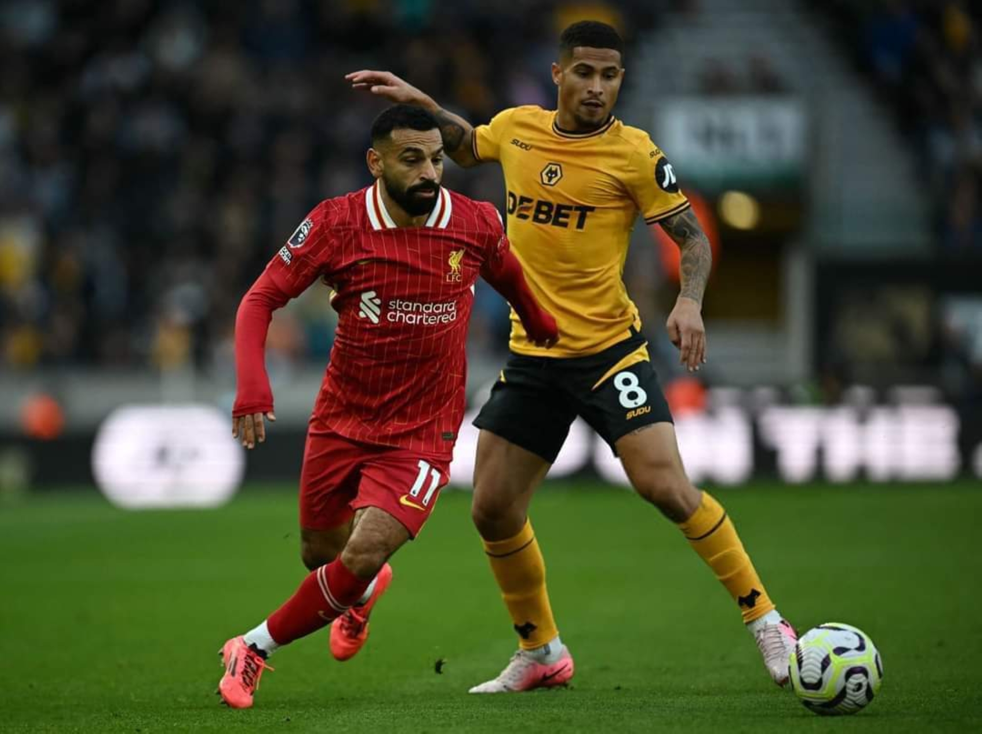 صلاح يقود ليفربول لصدارة الدوري الإنجليزي