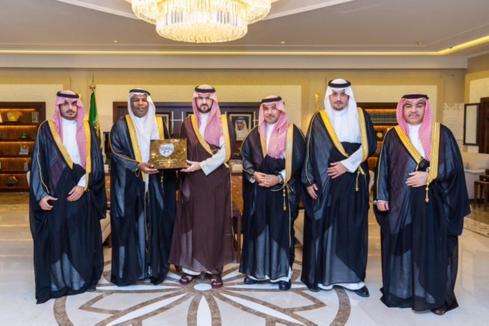 أمير الشرقية يستقبل أعضاء مجلس إدارة نادي النهضة