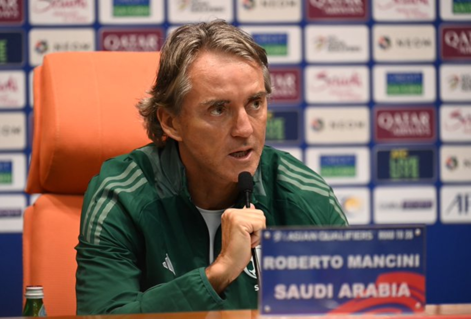 مانشيني: اليابان الأقوى في آسيا.. واستبعاد البليهي "فني"