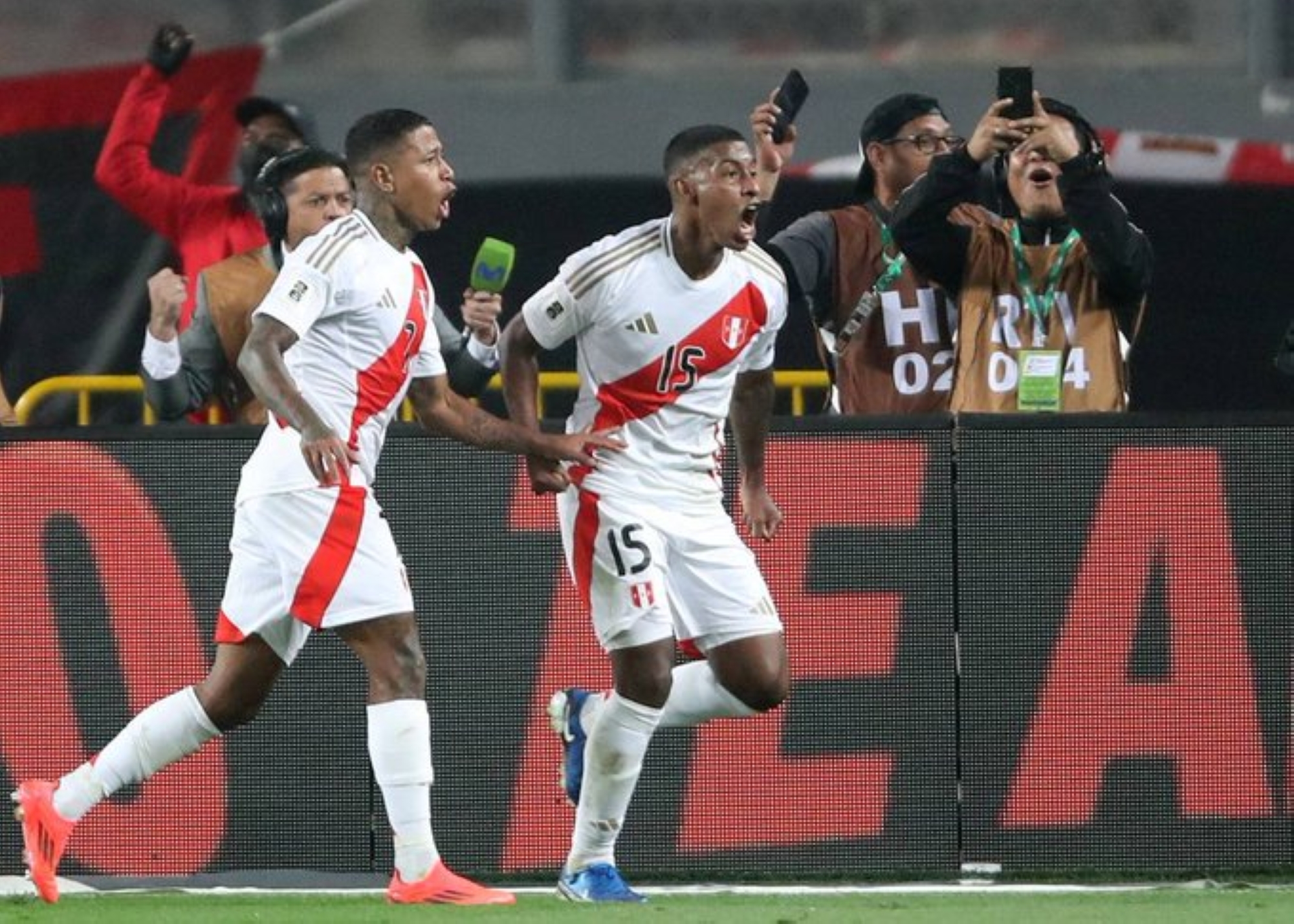 بيرو تهزم أوروجواي في تصفيات كأس العالم 2026