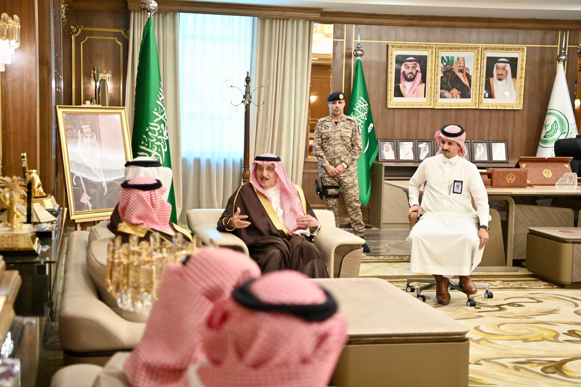 أمير جازان يستقبل رئيس اتحاد ألعاب القوى
