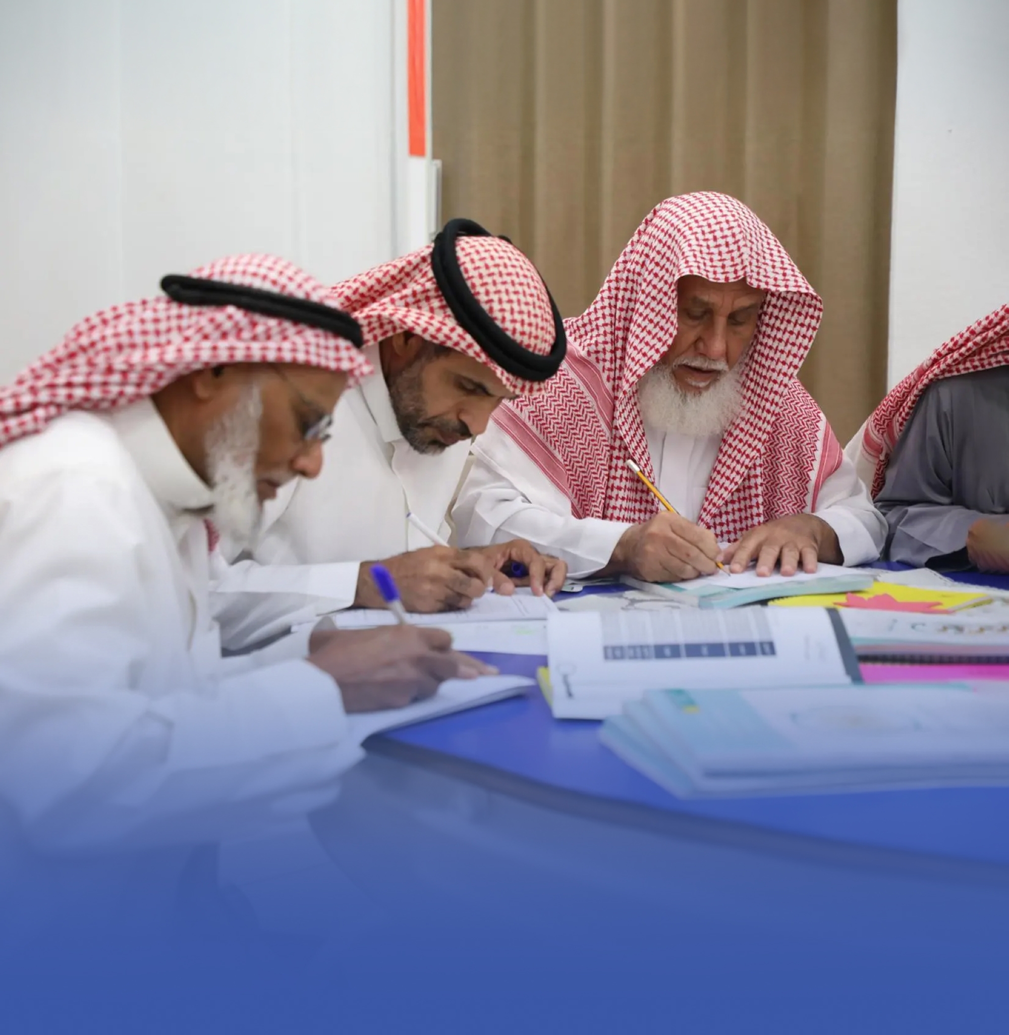مبادرة لتمكين كبار السن من دراسة البكالوريوس