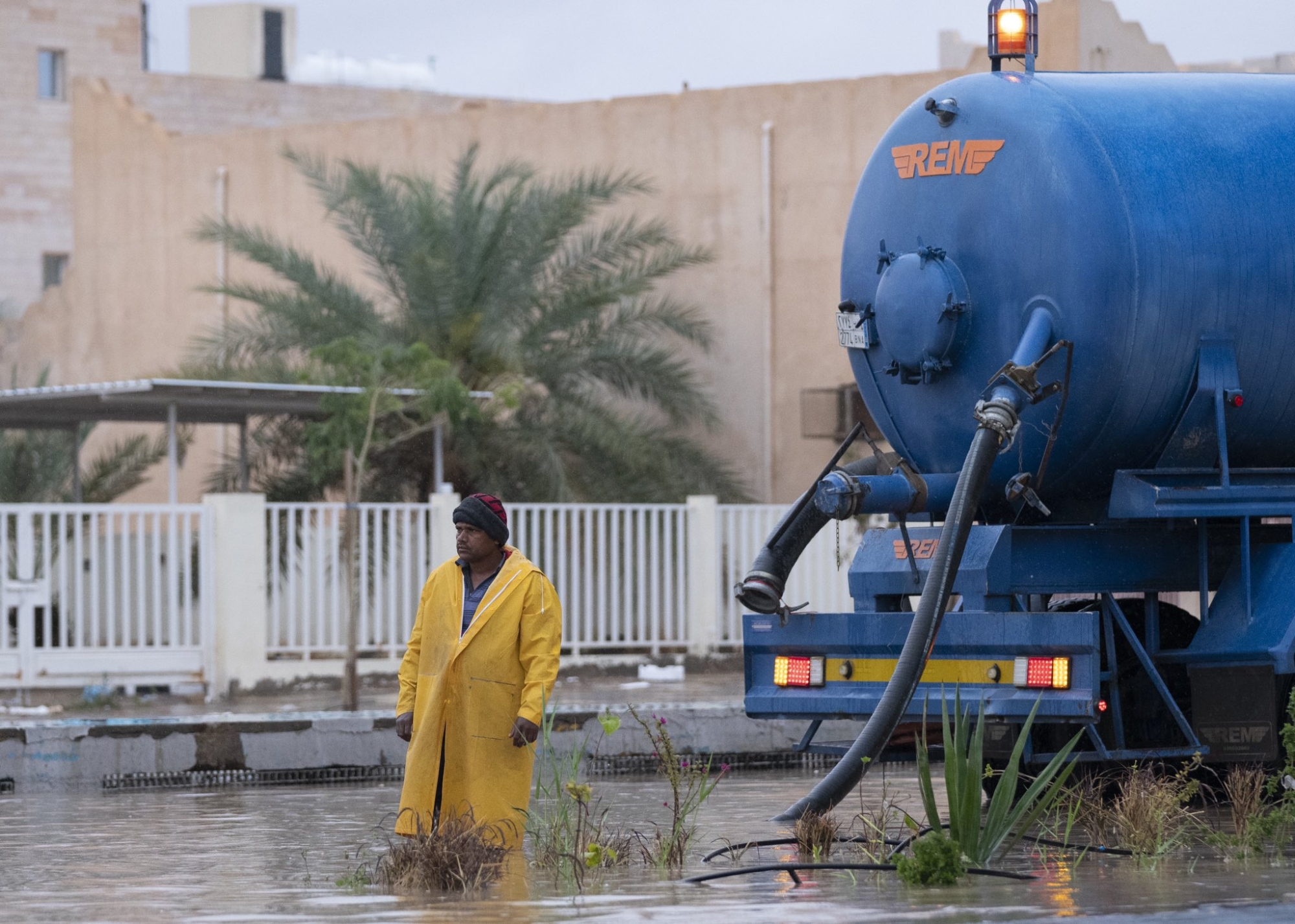 سحب مليون م3 من أمطار سكاكا في 3 أيام