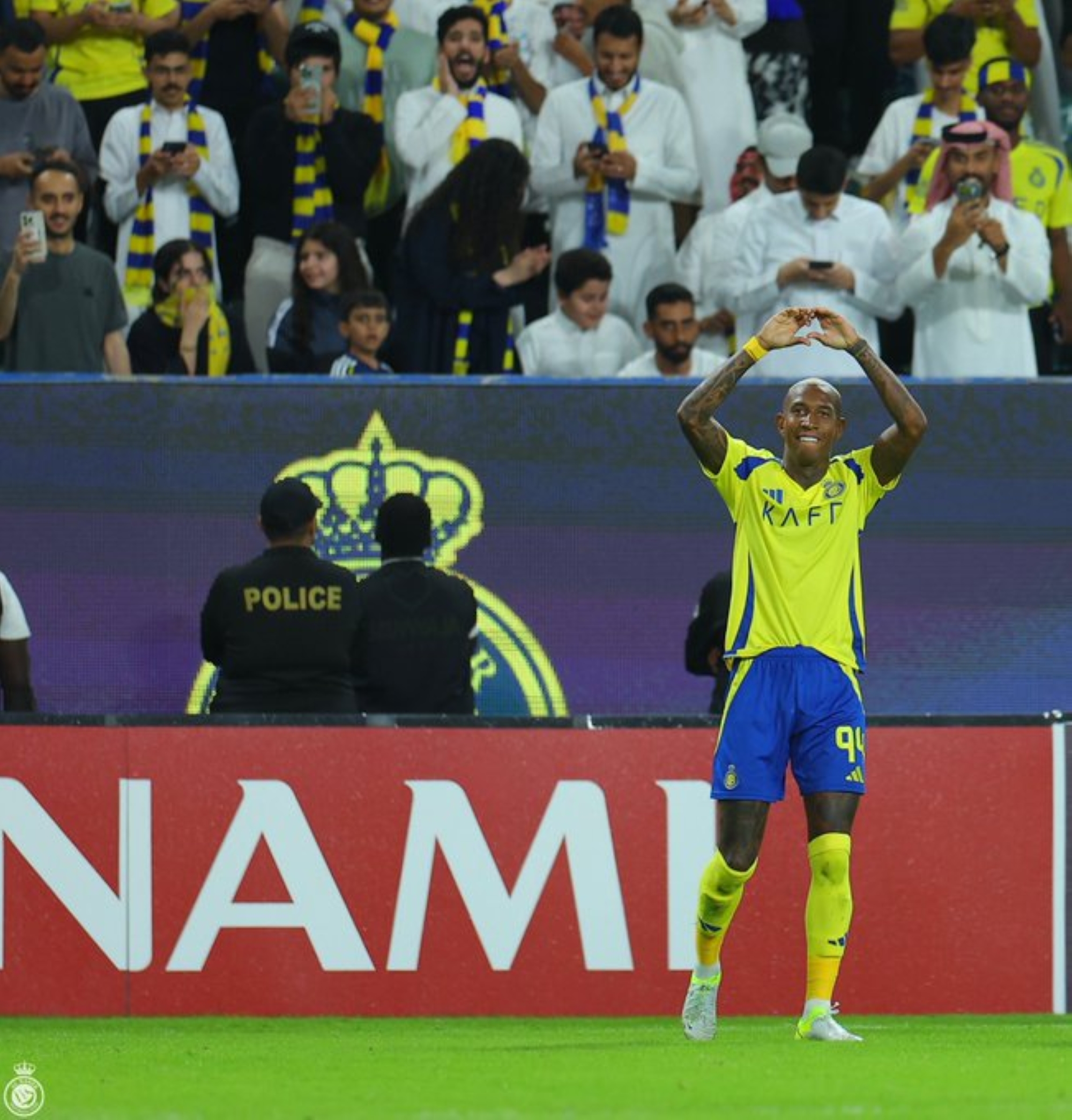 تاليسكا يفوز بجائزة رجل مباراة النصر والعين
