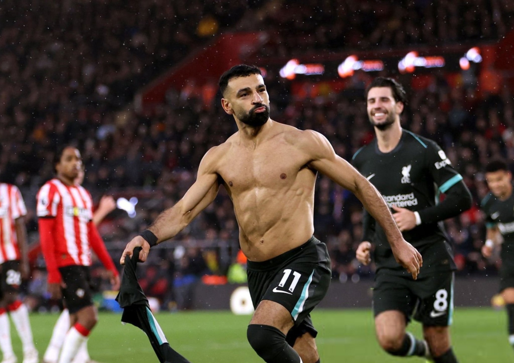 دوري روشن يجدد رغبته في ضم صلاح ودي بروين