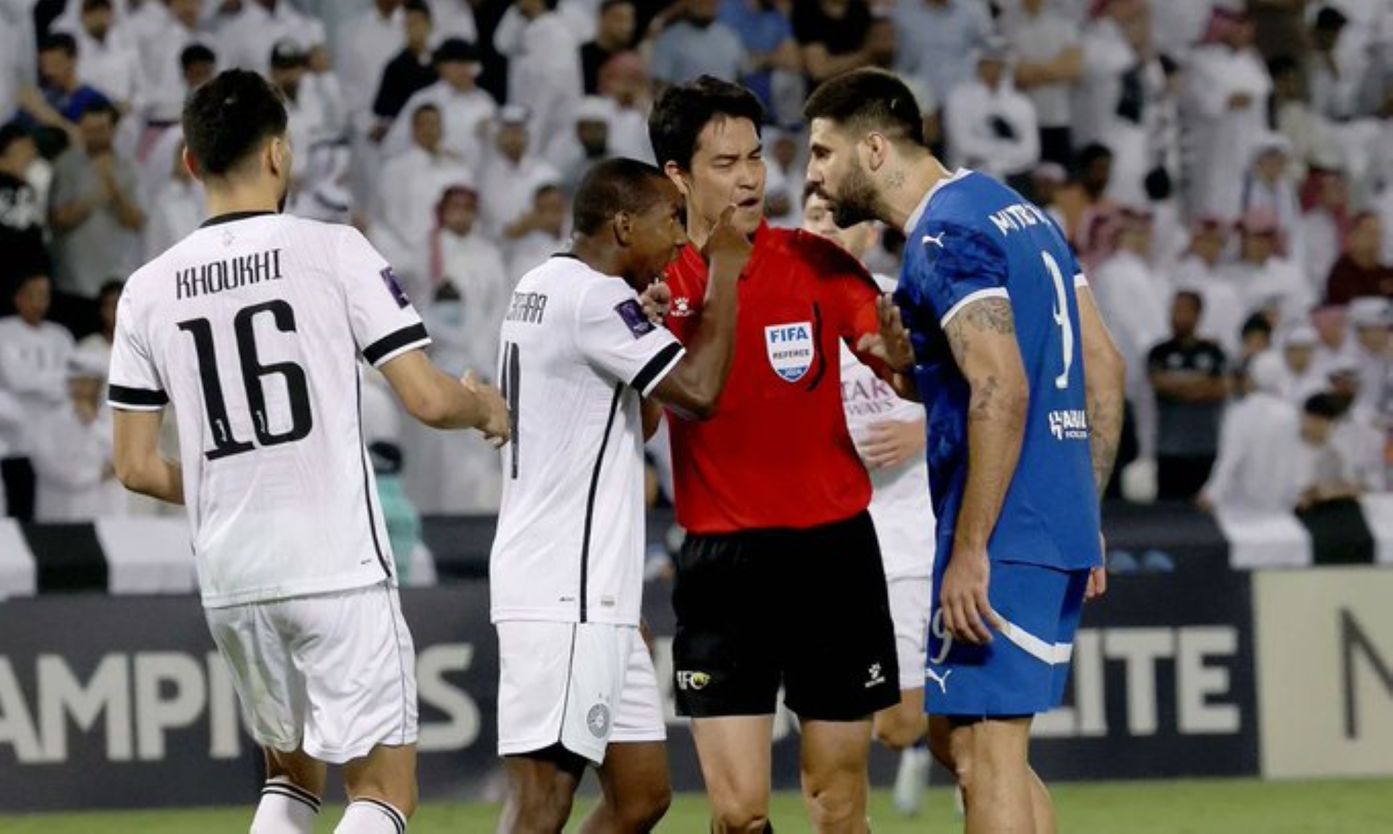 ياسر القحطاني يهاجم حكم مباراة الهلال والسد