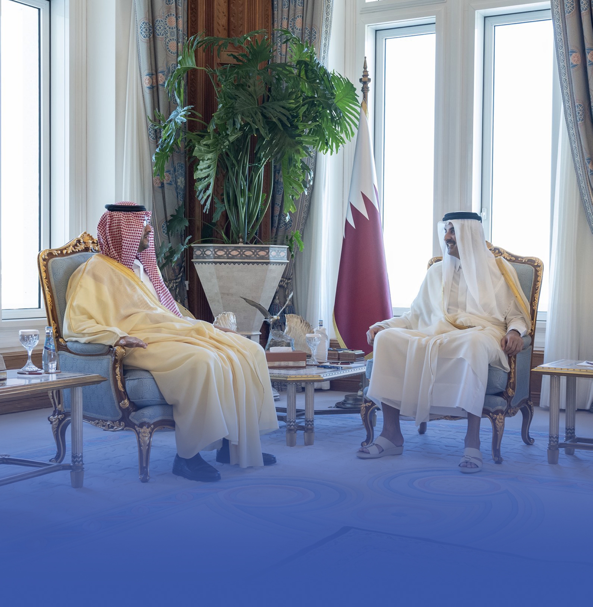 أمير قطر والأمير تركي بن محمد يبحثان العلاقات الثنائية
