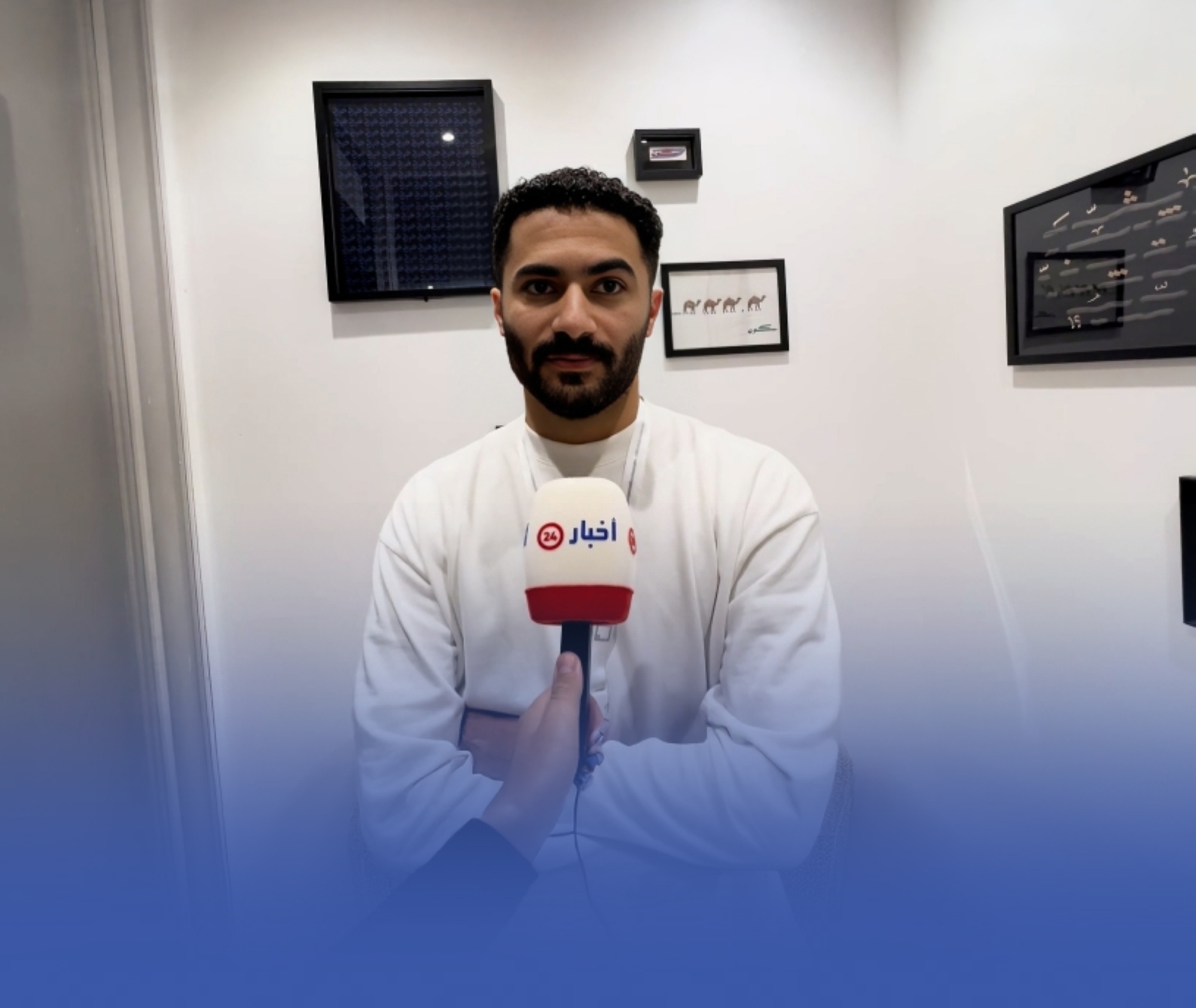 "طبيب أسنان" يحول شغفه بالفن إلى منتجات