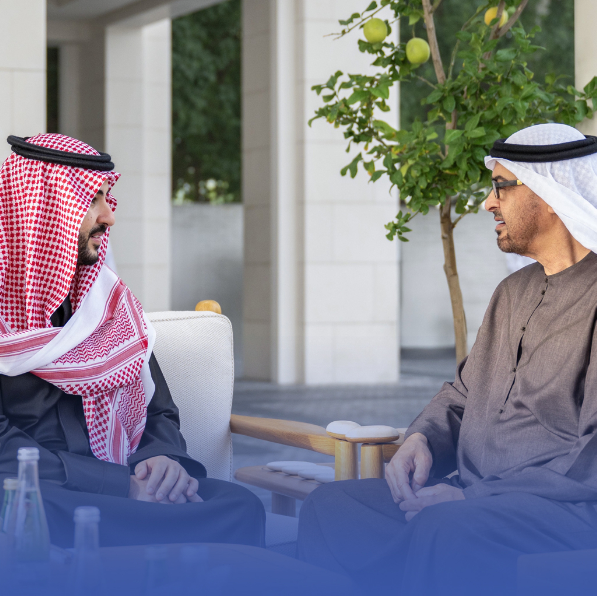 بتوجيه القيادة.. وزير الدفاع يلتقي رئيس الإمارات