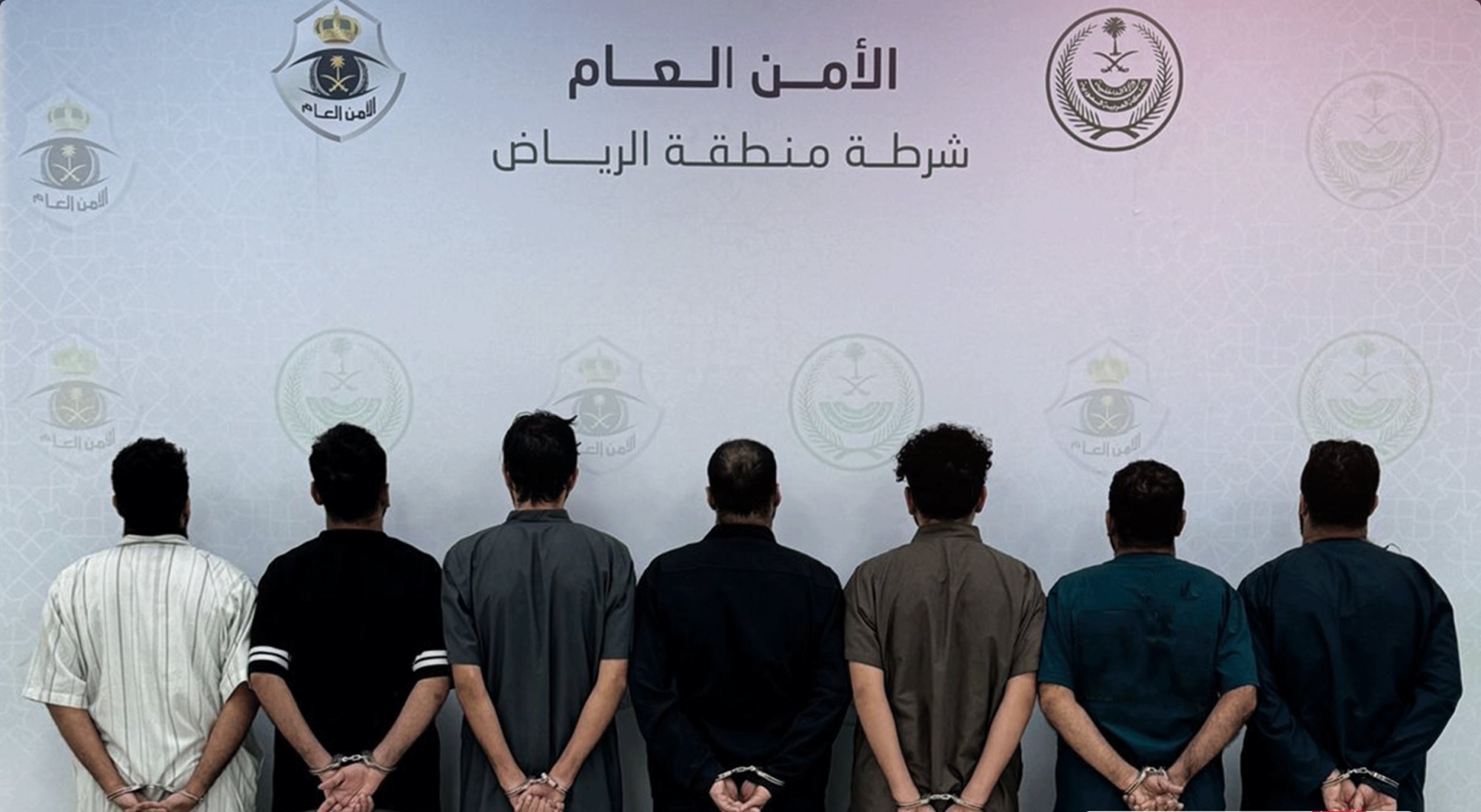 القبض على عصابة تمتهن الاحتجاز والاعتداء والاحتيال المالي