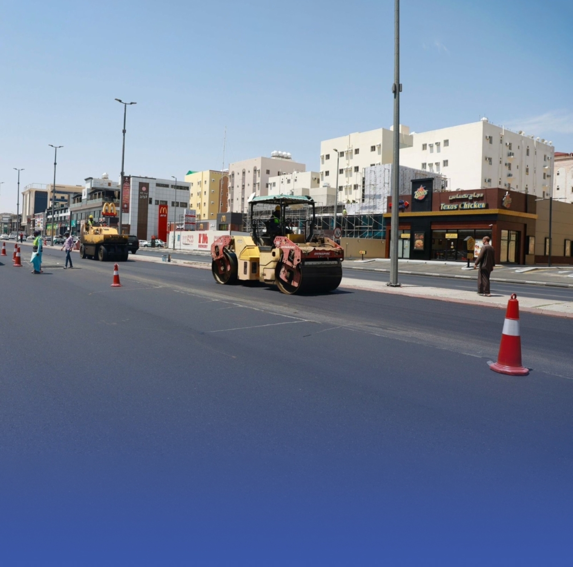 "الطرق" تحوّل مخلفات البناء إلى خلطات أسفلتية