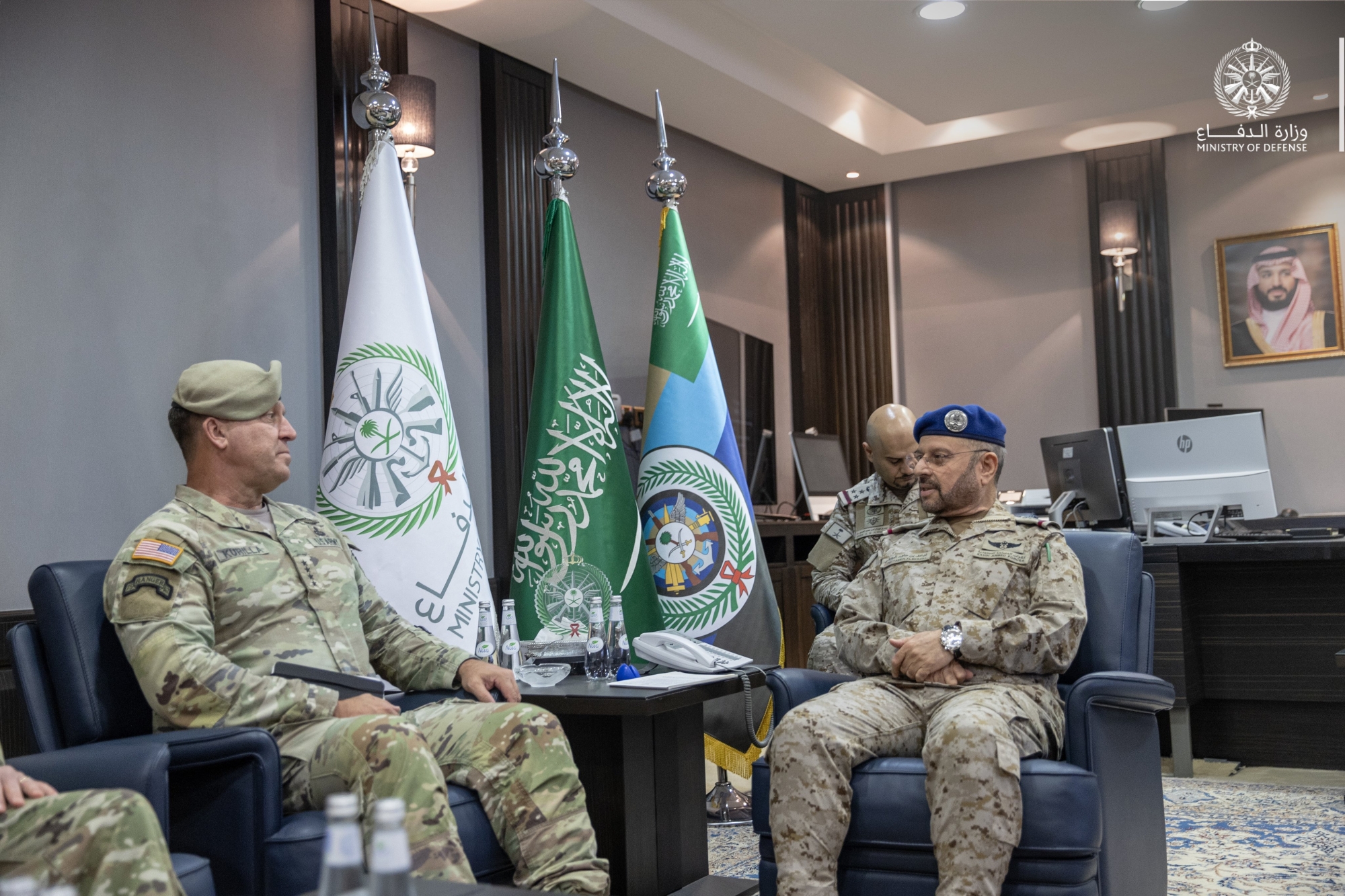 رئيس الأركان يستقبل قائد القيادة المركزية الأمريكية