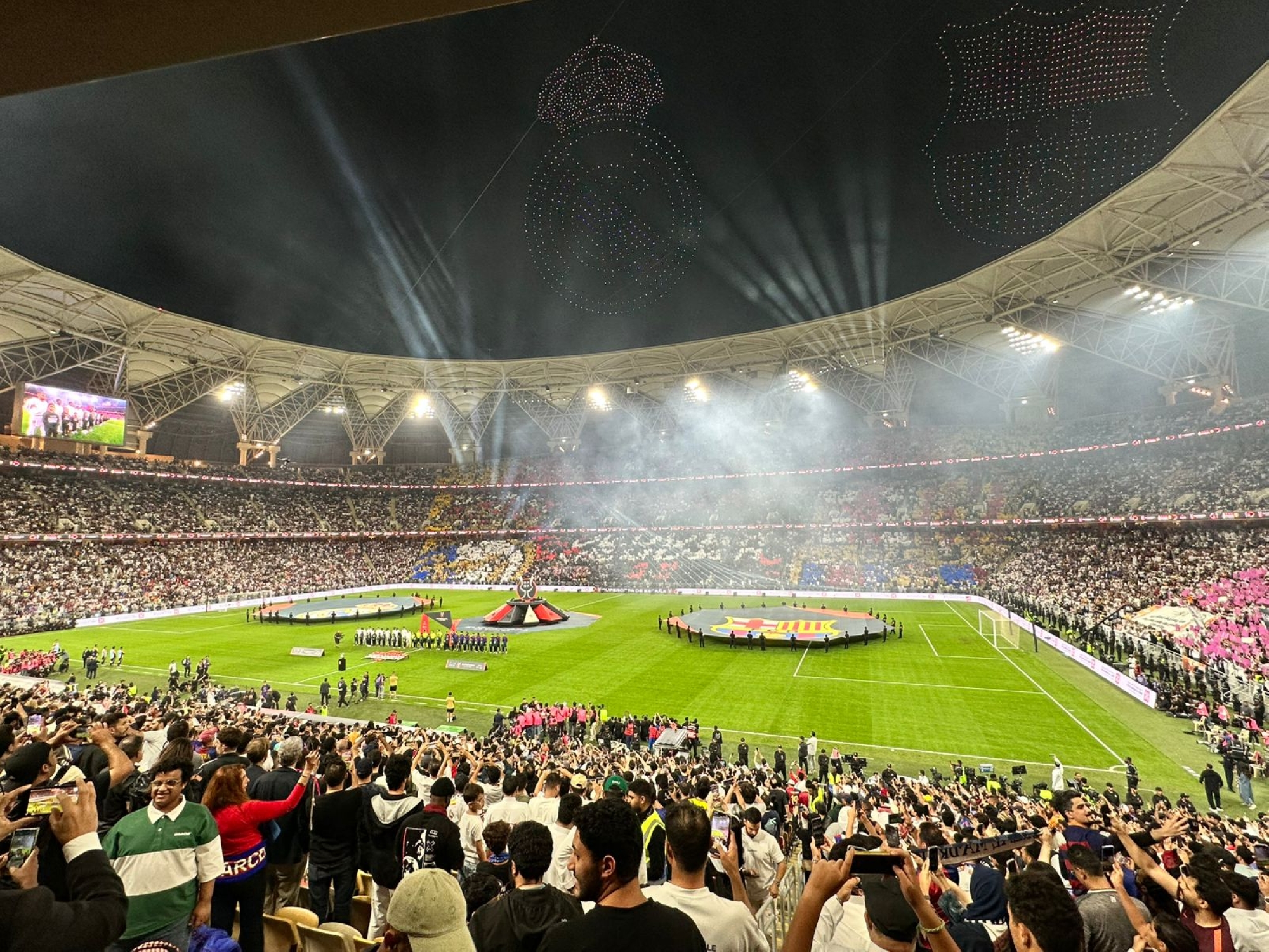 عدسة سبورت 24 ترصد أجواء كلاسيكو السوبر الإسباني بجدة