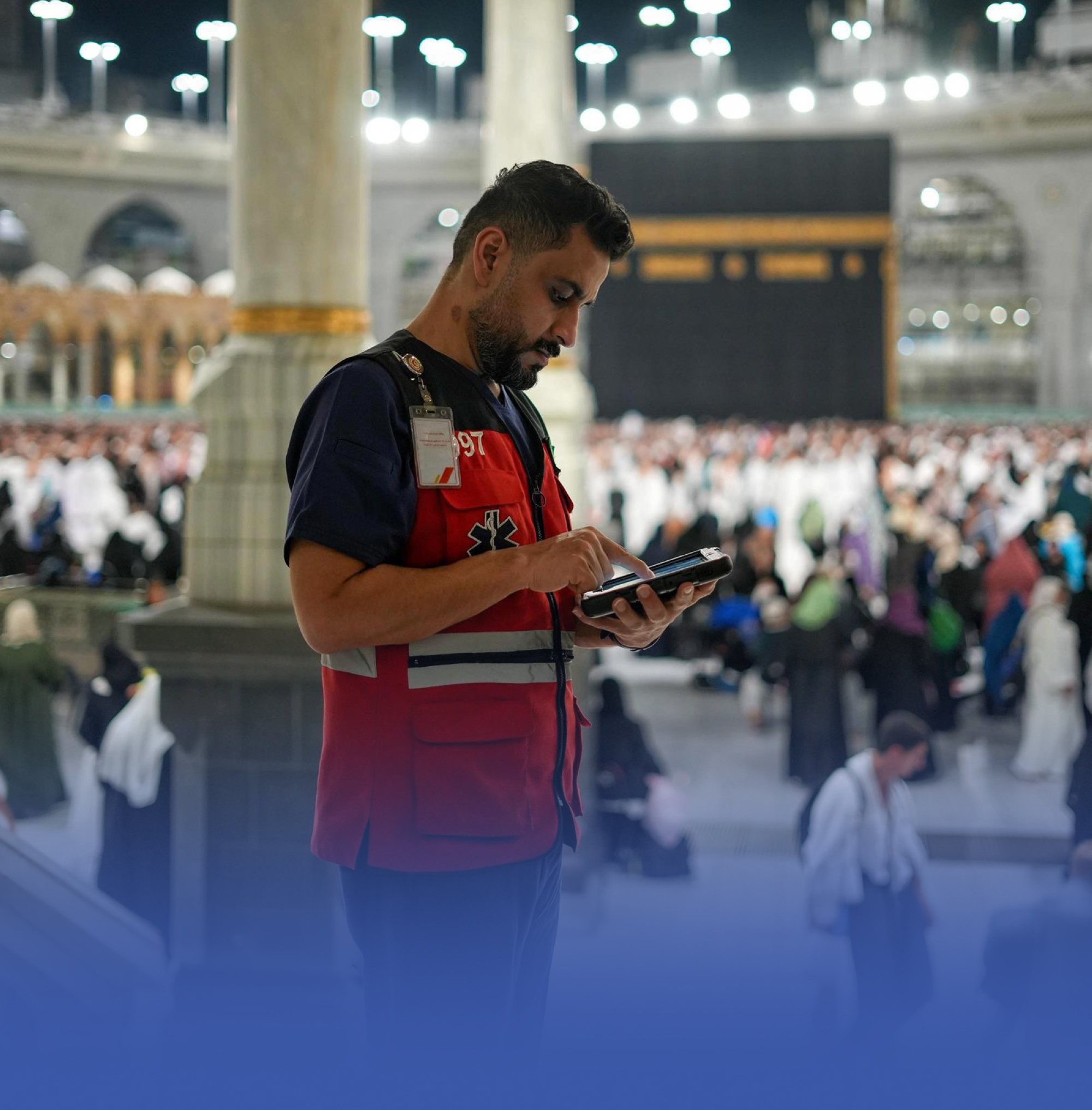 إنقاذ معتمرة توقف قلبها أثناء الطواف