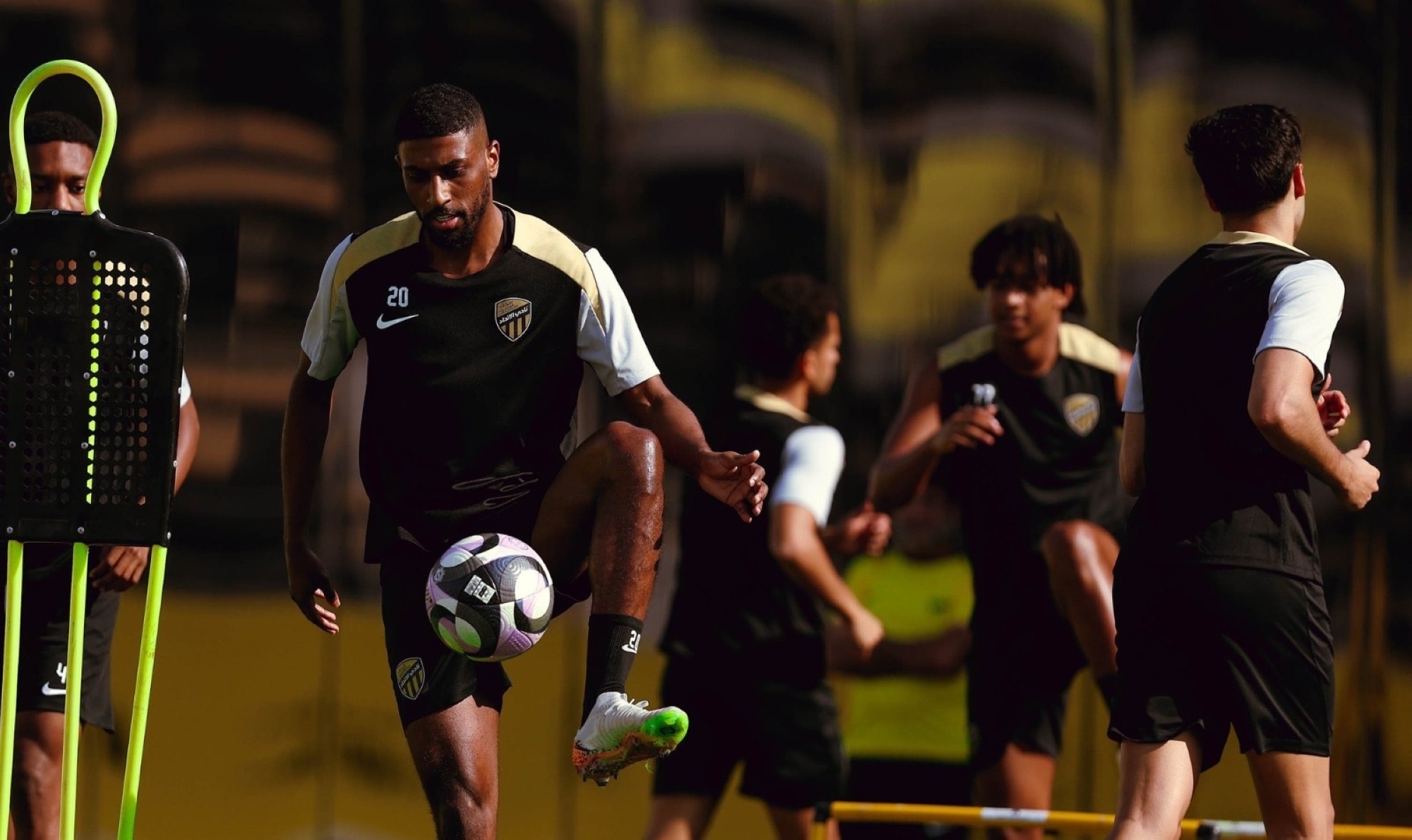 بعد الغياب 14 شهرًا.. شراحيلي يعود لتدريبات الاتحاد