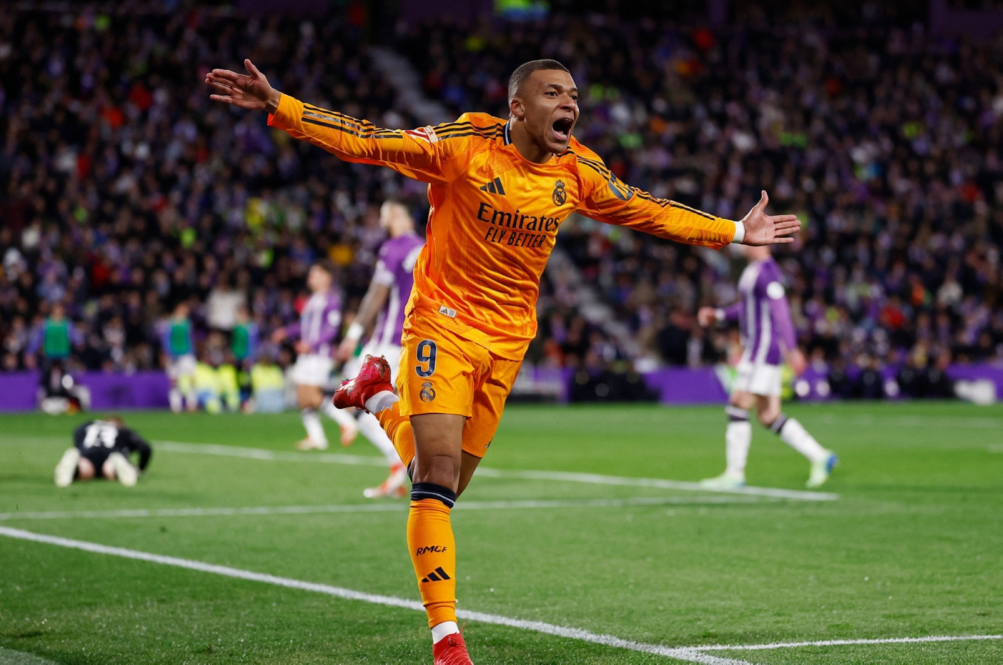 هاتريك مبابي يقود ريال مدريد للفوز على بلد الوليد