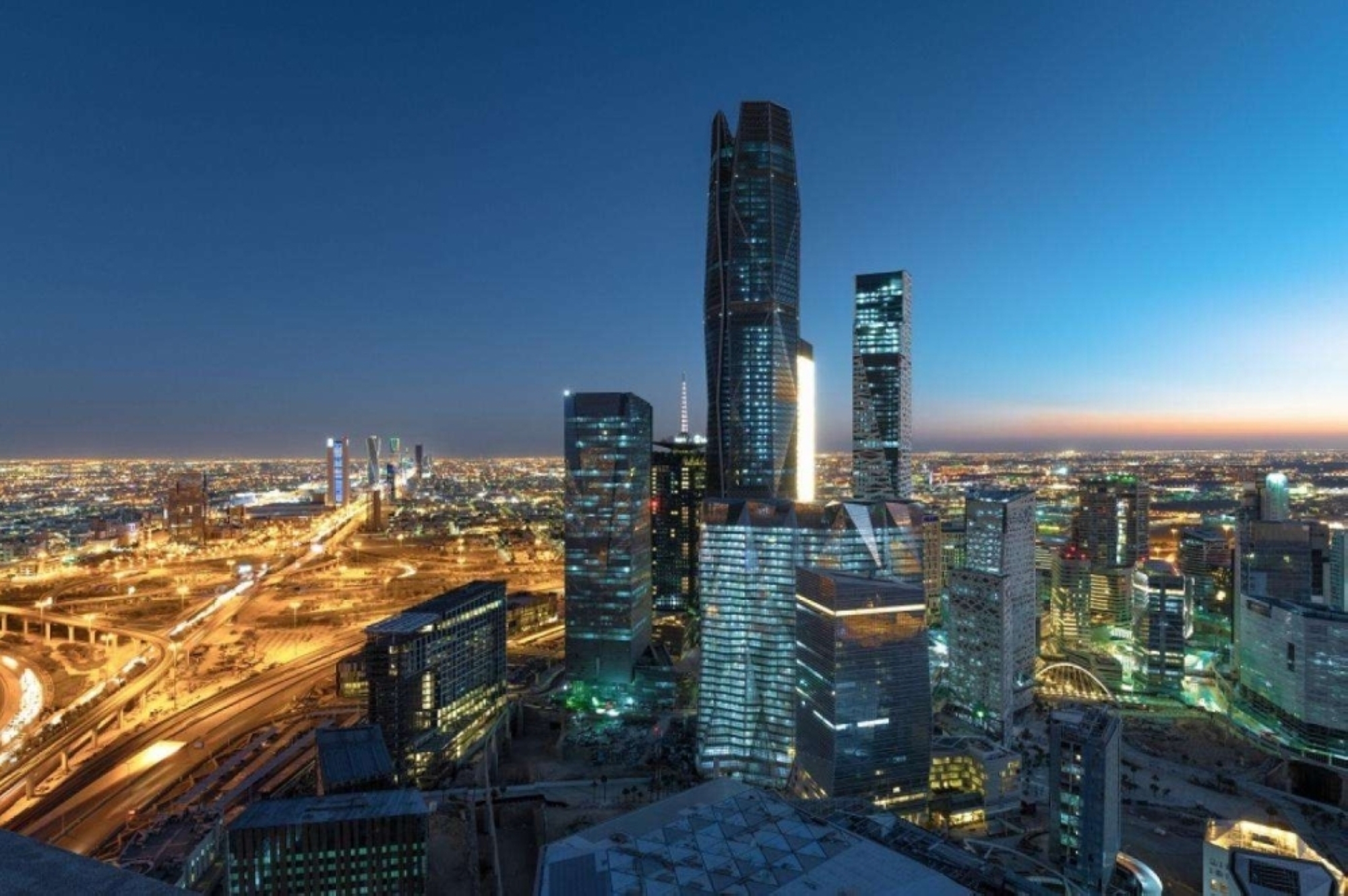 الاجتماع يهدف إلى استثمار القدرات والمعارف والخبرات التي يمتلكها المشاركون من مختلف دول العالم