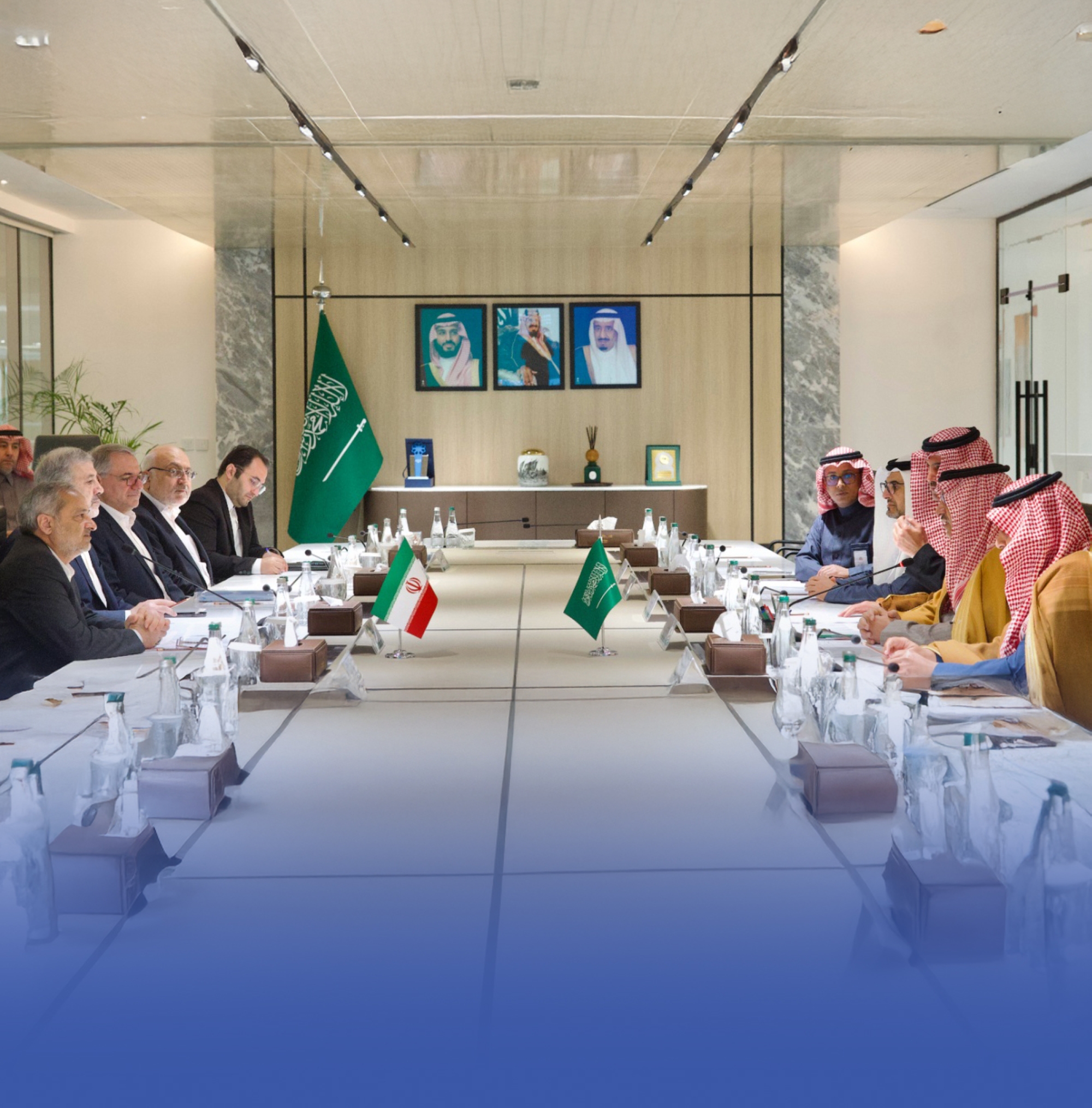 البنيان يبحث المِنَح الدراسية للطلبة الإيرانيين بالجامعات