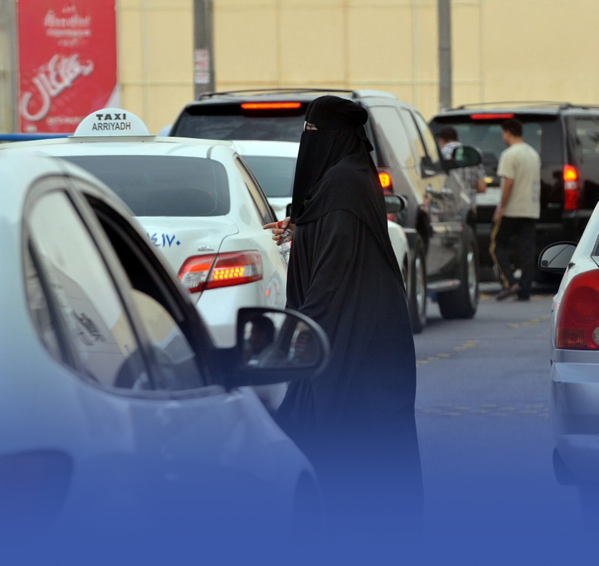 خطباء الجوامع: التسول يحول دون وصول التبرعات لمستحقيها