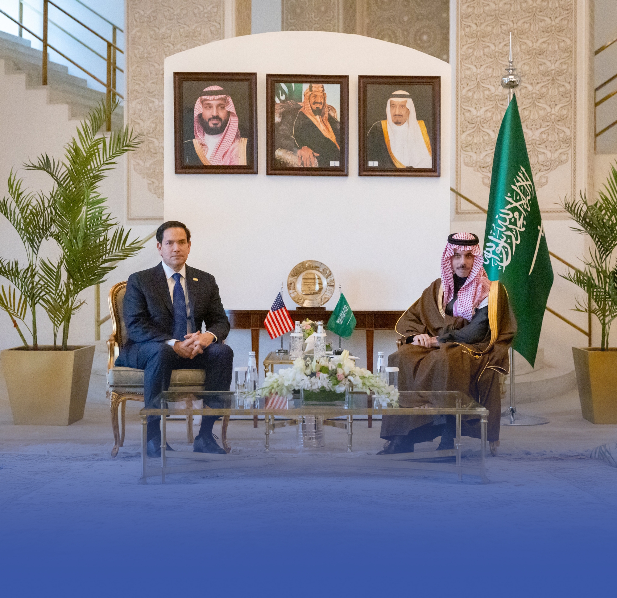 وزير الخارجية يبحث مع نظيره الأمريكي المستجدات الإقليمية والدولية