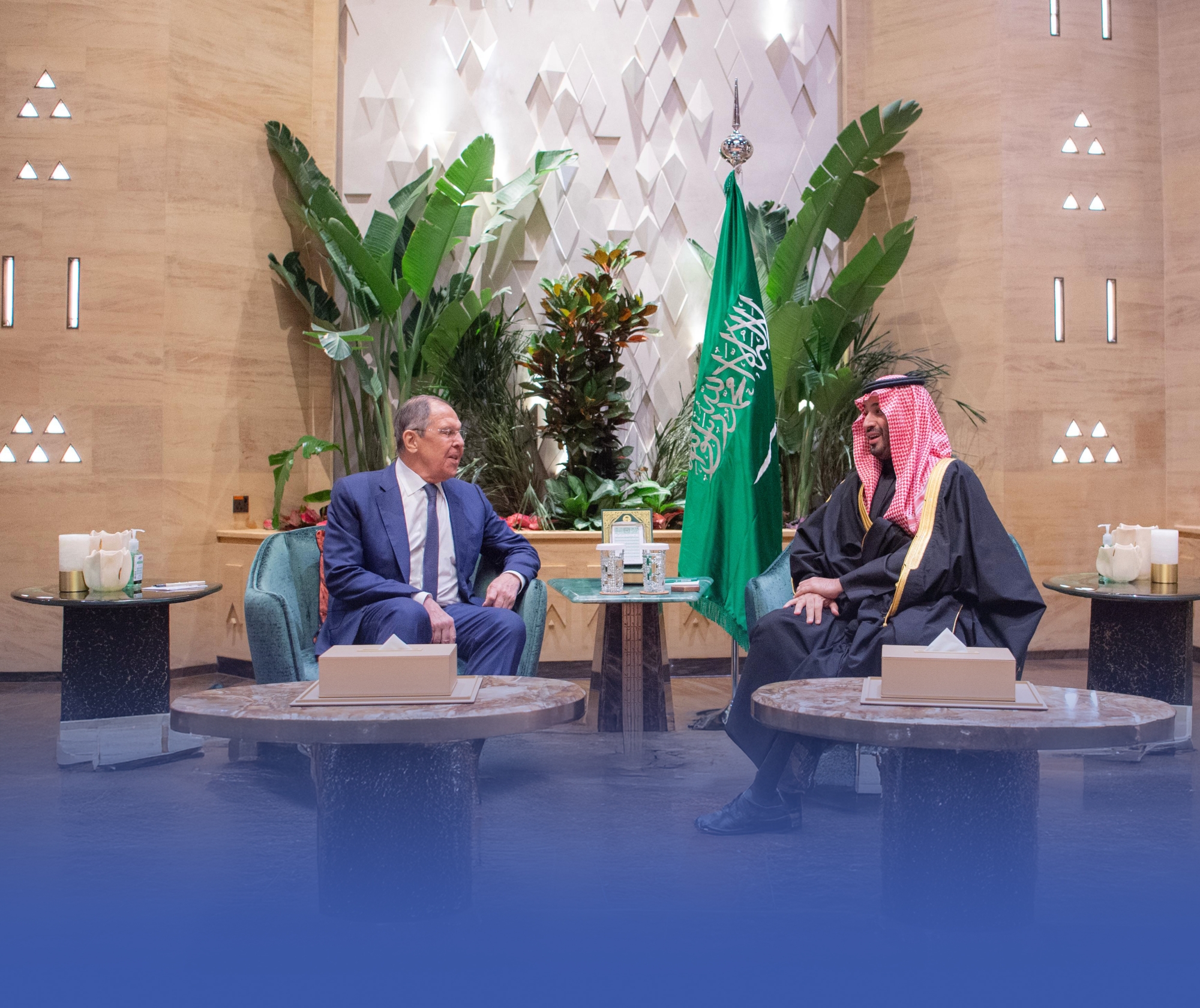 ولي العهد يبحث مع "لافروف" الأحداث الإقليمية والدولية