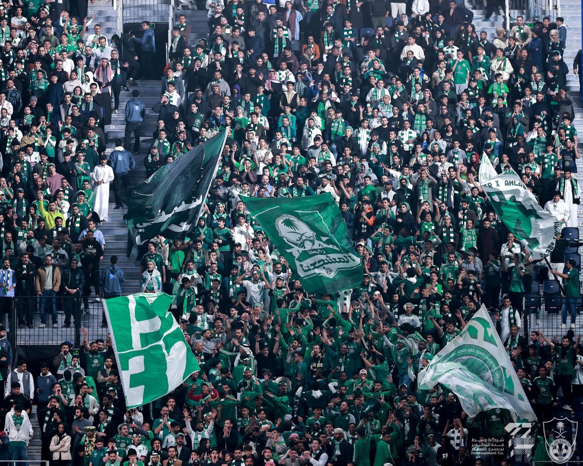 "للأهلي جينا وسط الآرينا".. مدرج الهلال في قبضة المجانين